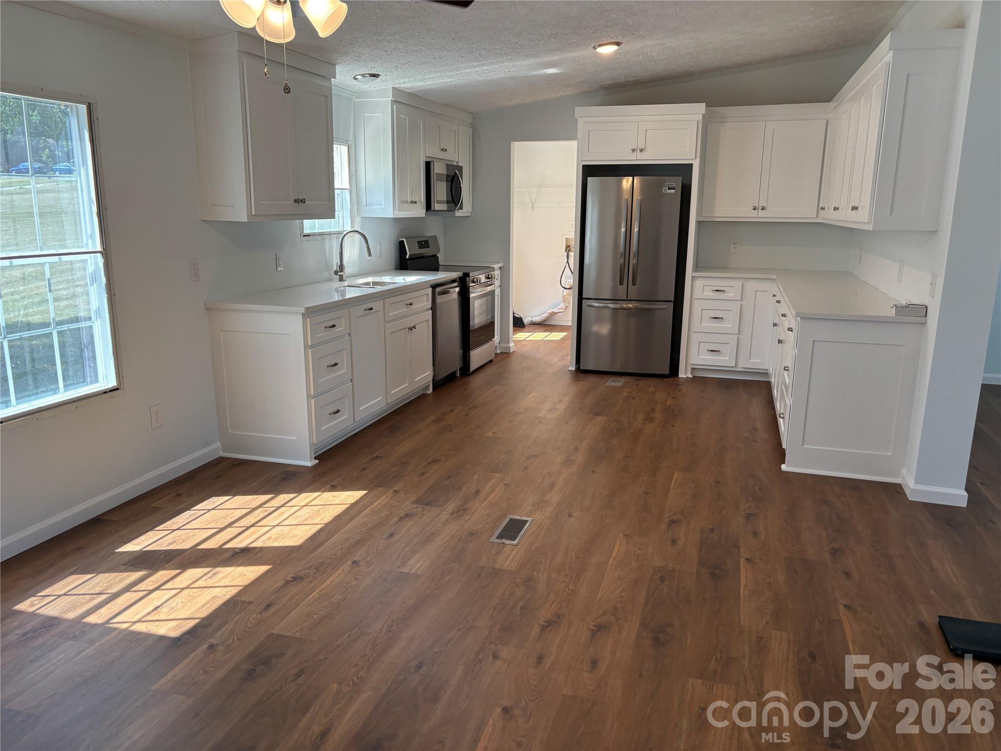 559 School Drive Property Photo 16