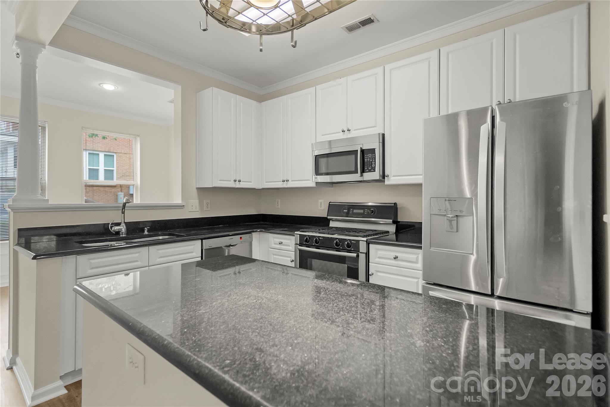 567 E 9th Street Property Photo 13