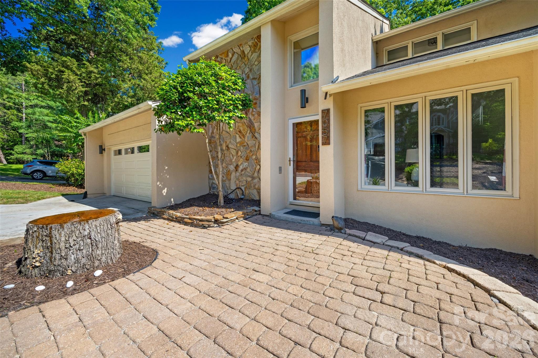 7057 Mariners Court Property Photo 1