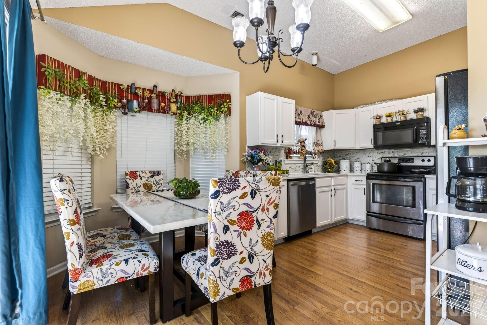 13908 Mcgloughlin Way Court Property Photo 11