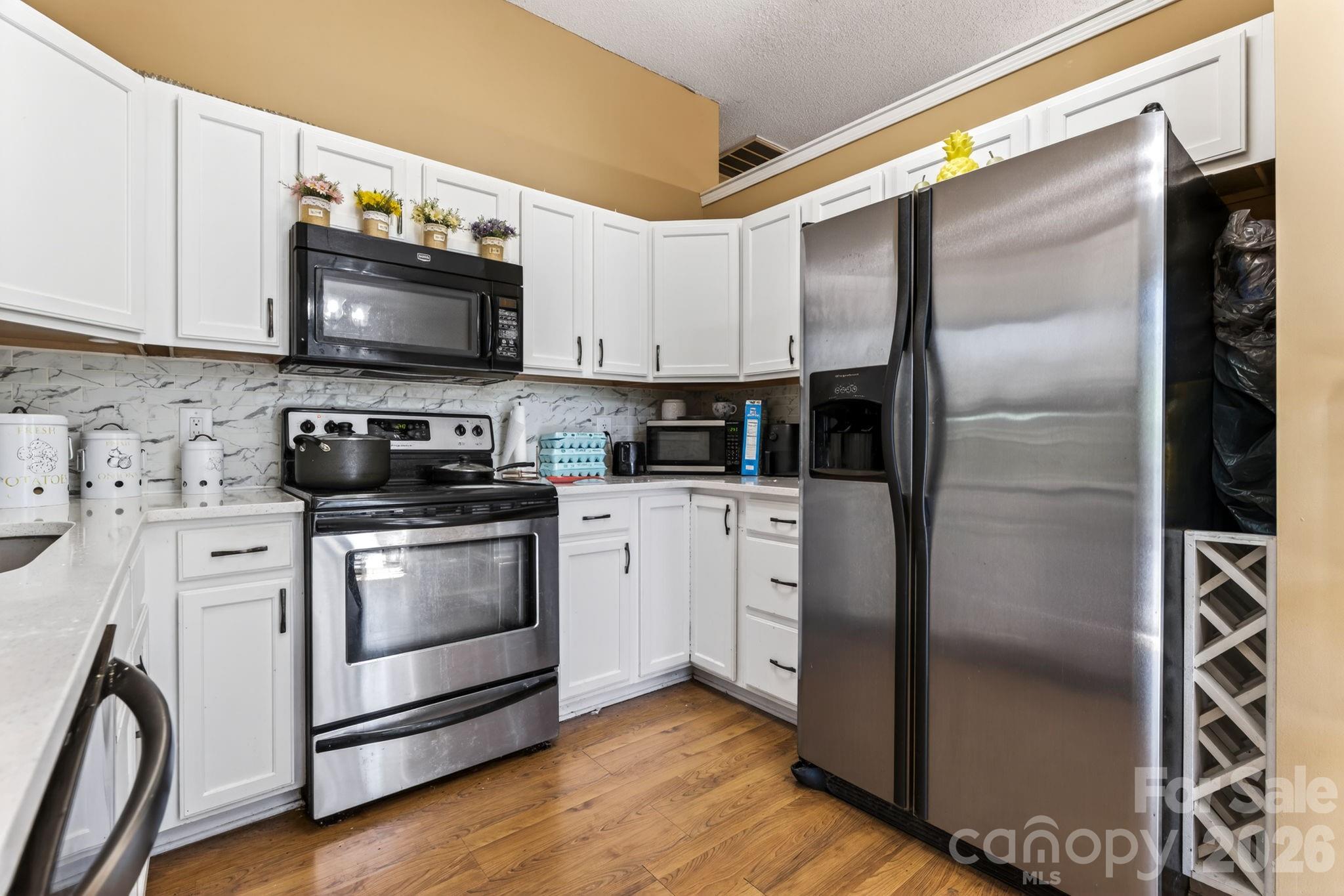 13908 Mcgloughlin Way Court Property Photo 12