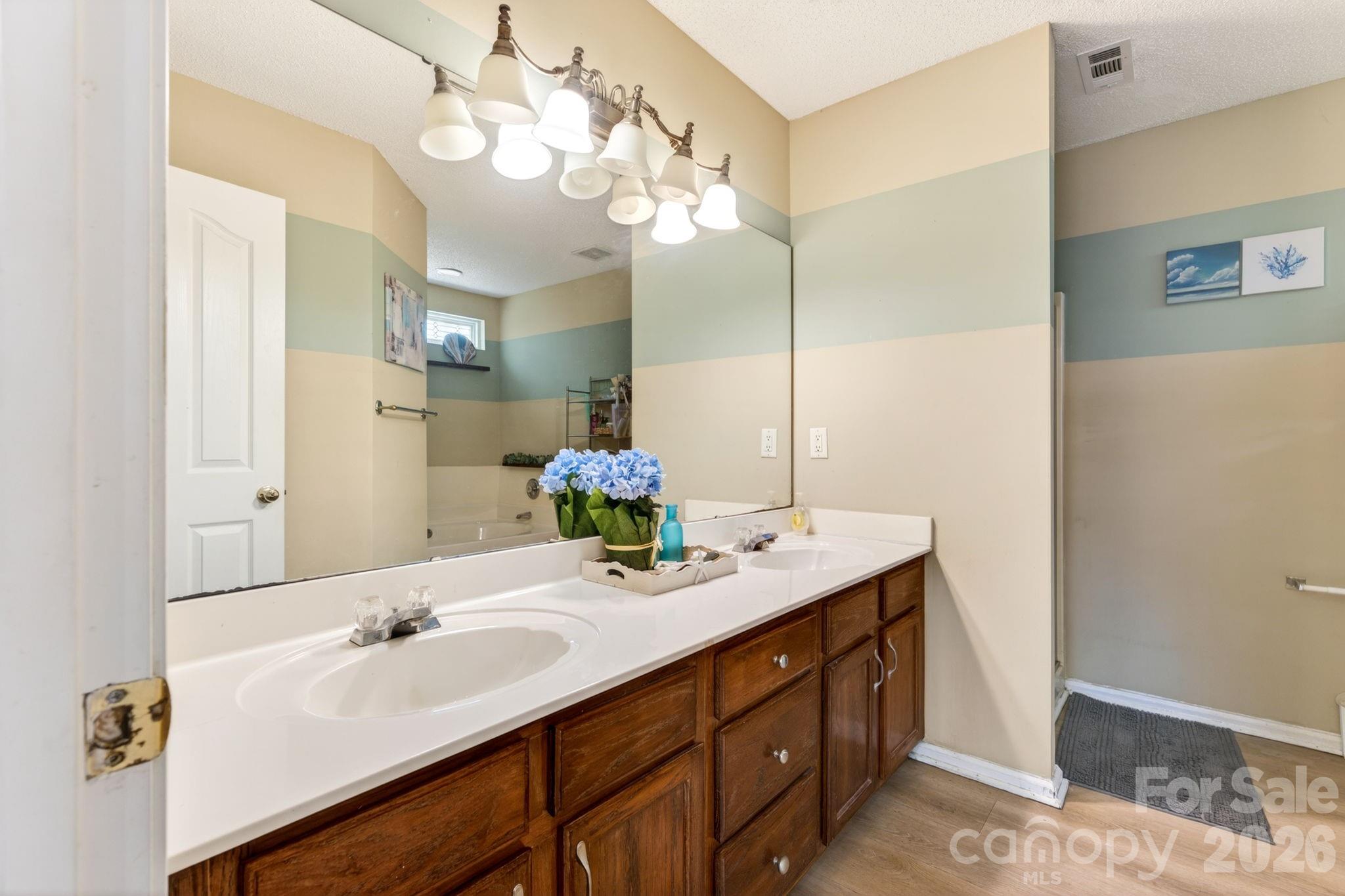 13908 Mcgloughlin Way Court Property Photo 17