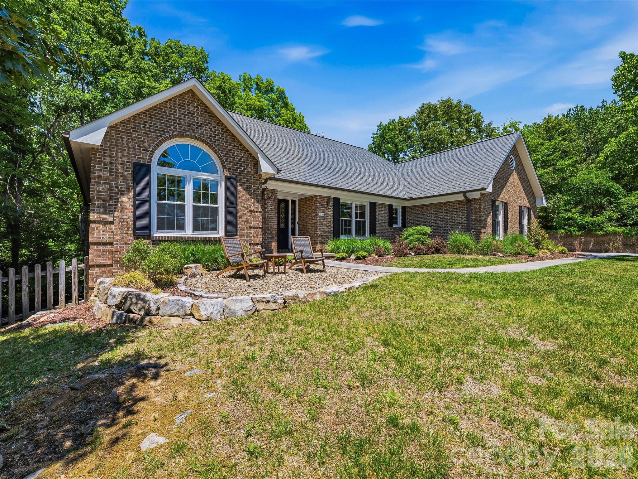18 High Bluff Drive Property Photo 3