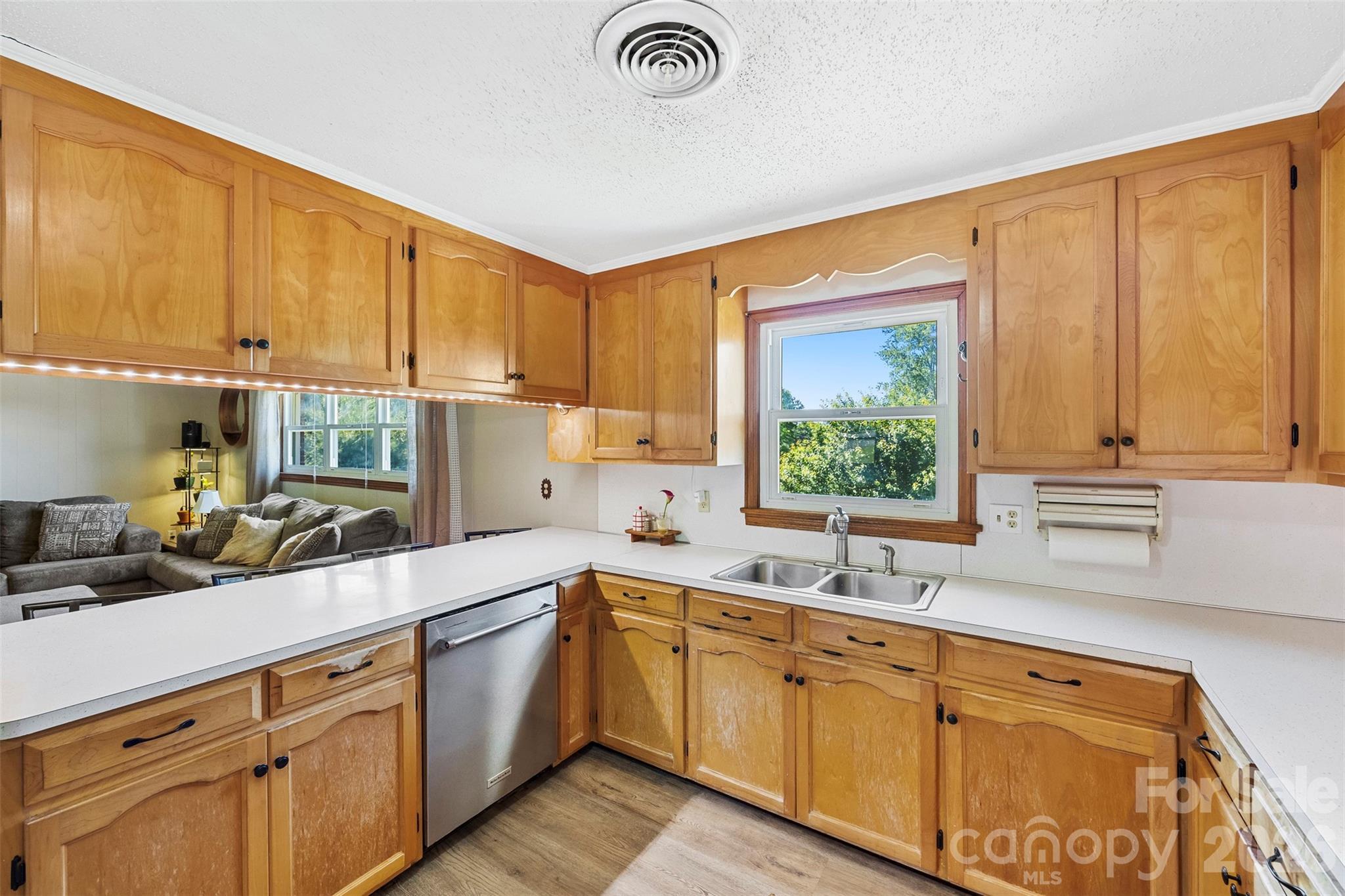 202 Museum Road Property Photo 7
