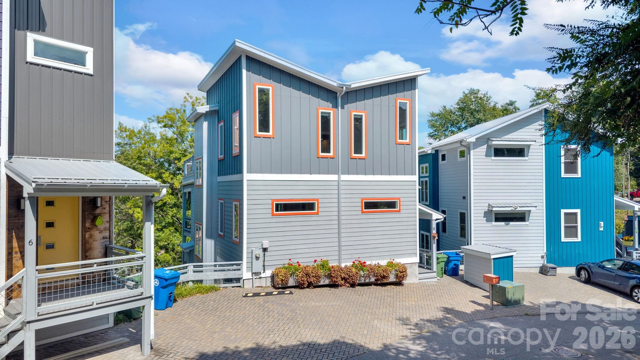 4384690 Property Photo 1
