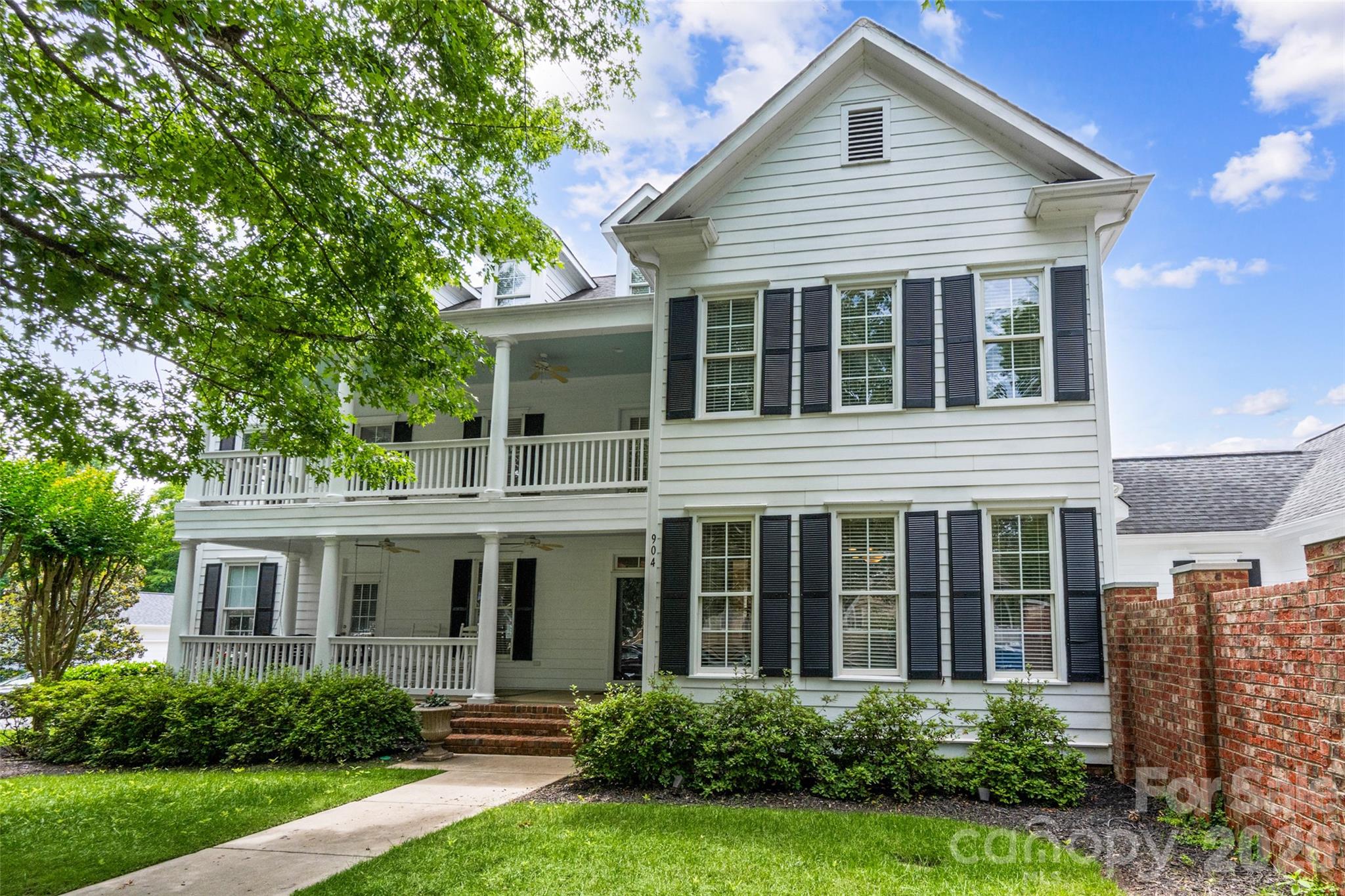 904 Tuckerton Drive Property Photo 3