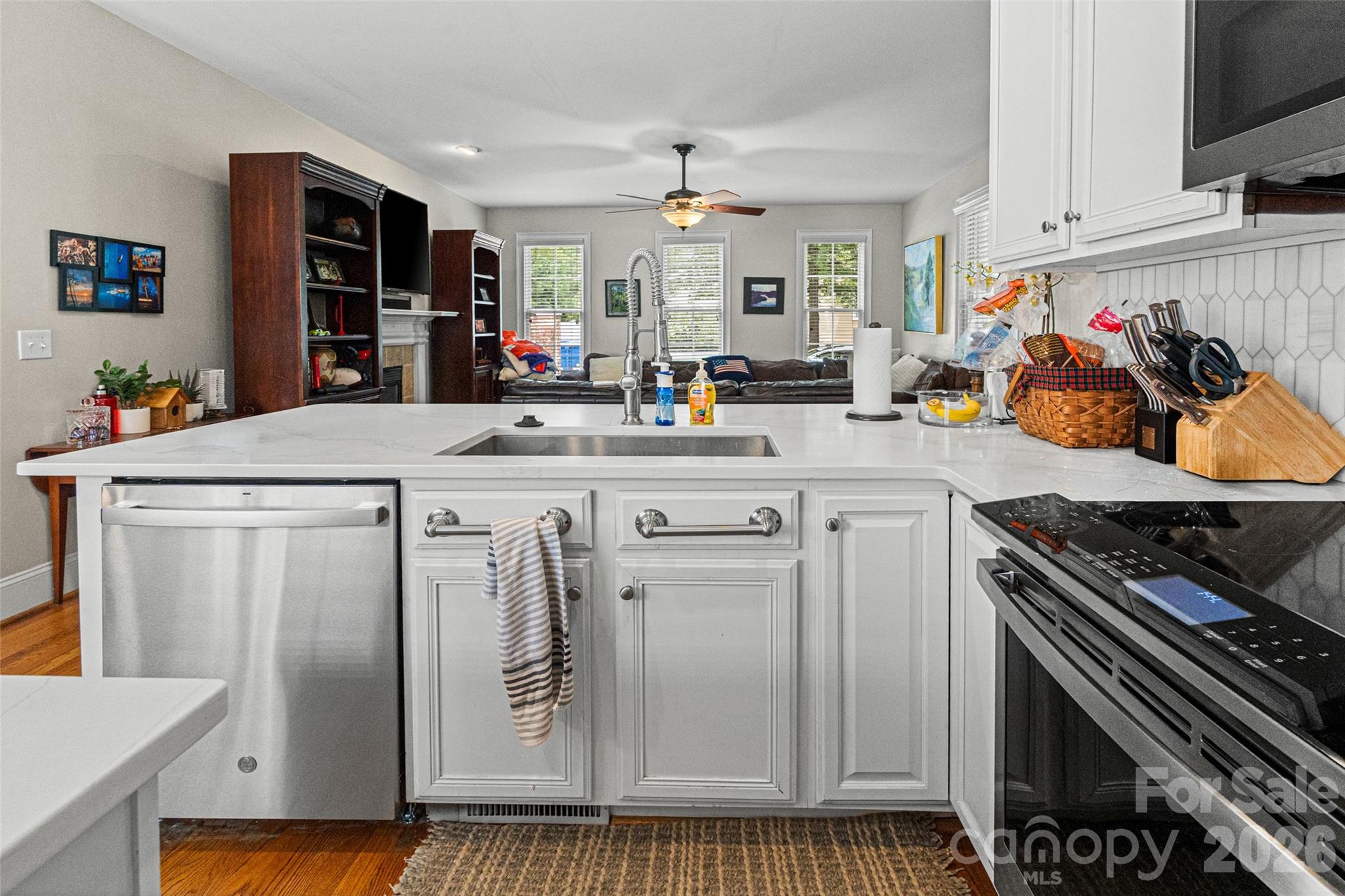 904 Tuckerton Drive Property Photo 9