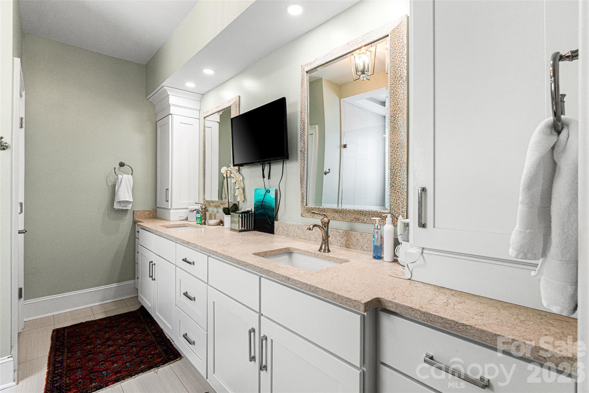 904 Tuckerton Drive Property Photo 17