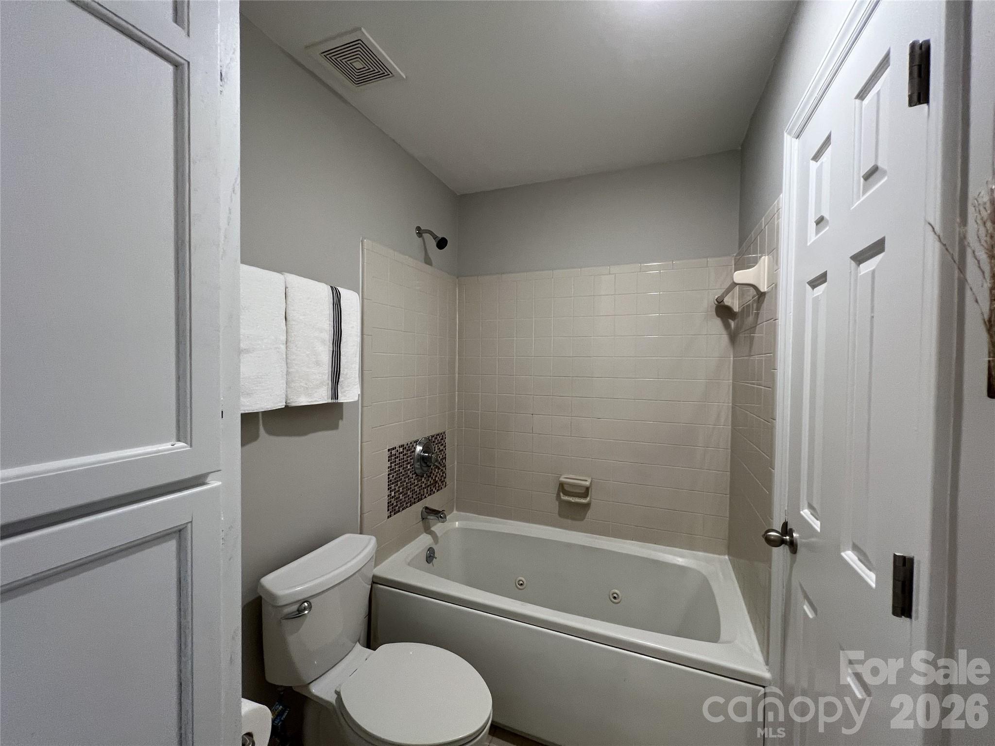 9041 J M Keynes Drive Property Photo 14