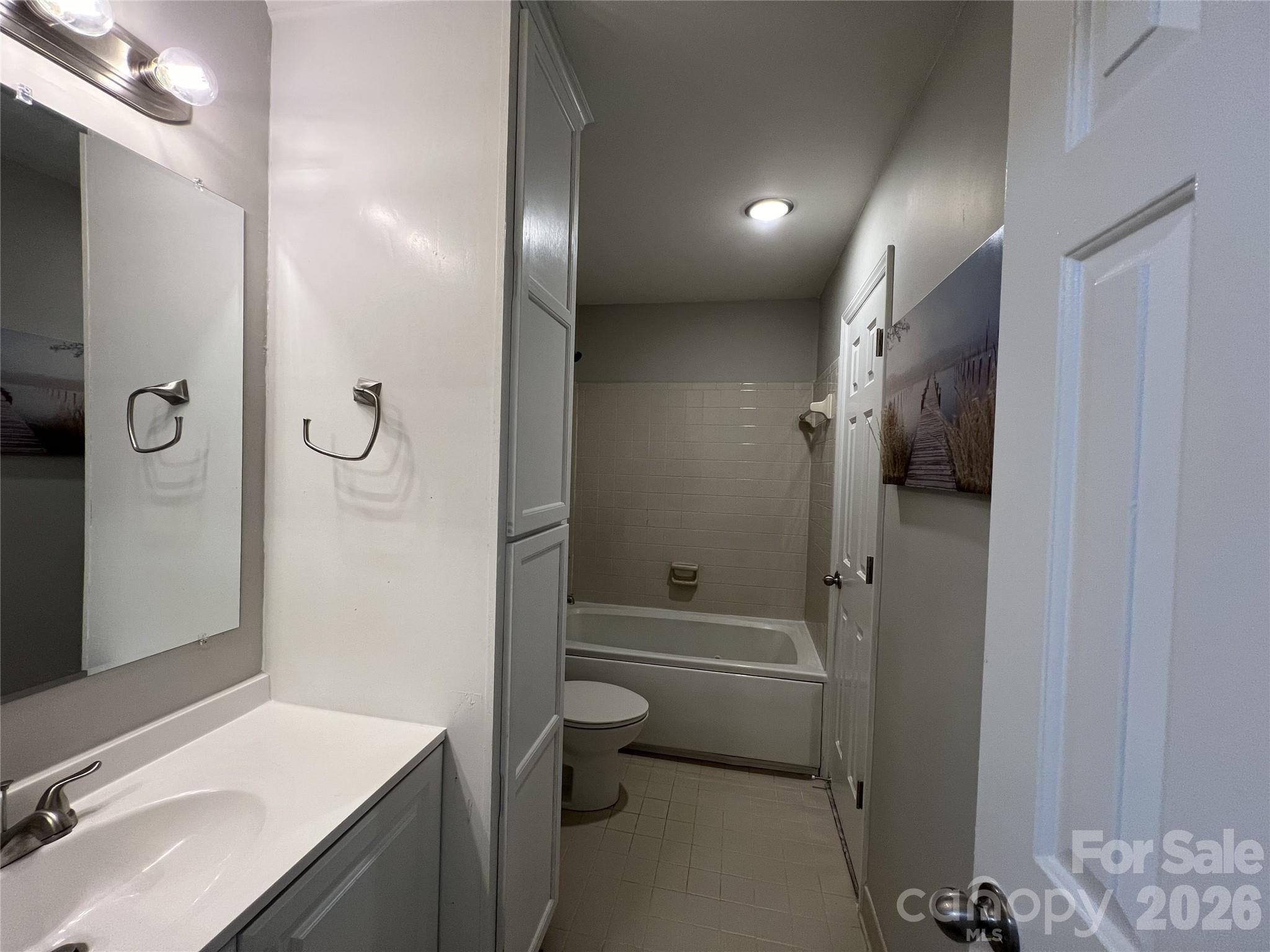 9041 J M Keynes Drive Property Photo 15
