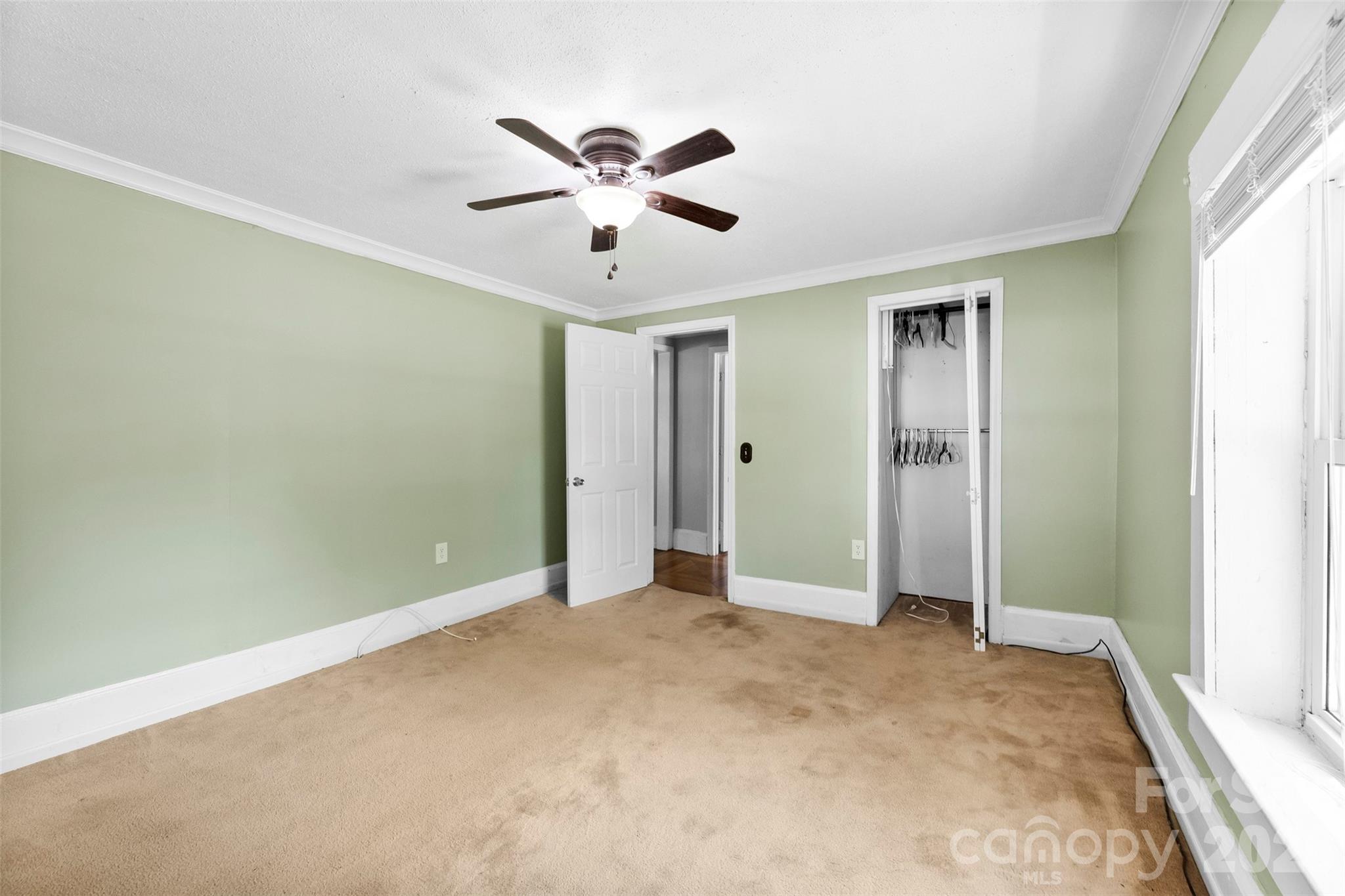 602 E Lee Avenue Property Photo 6