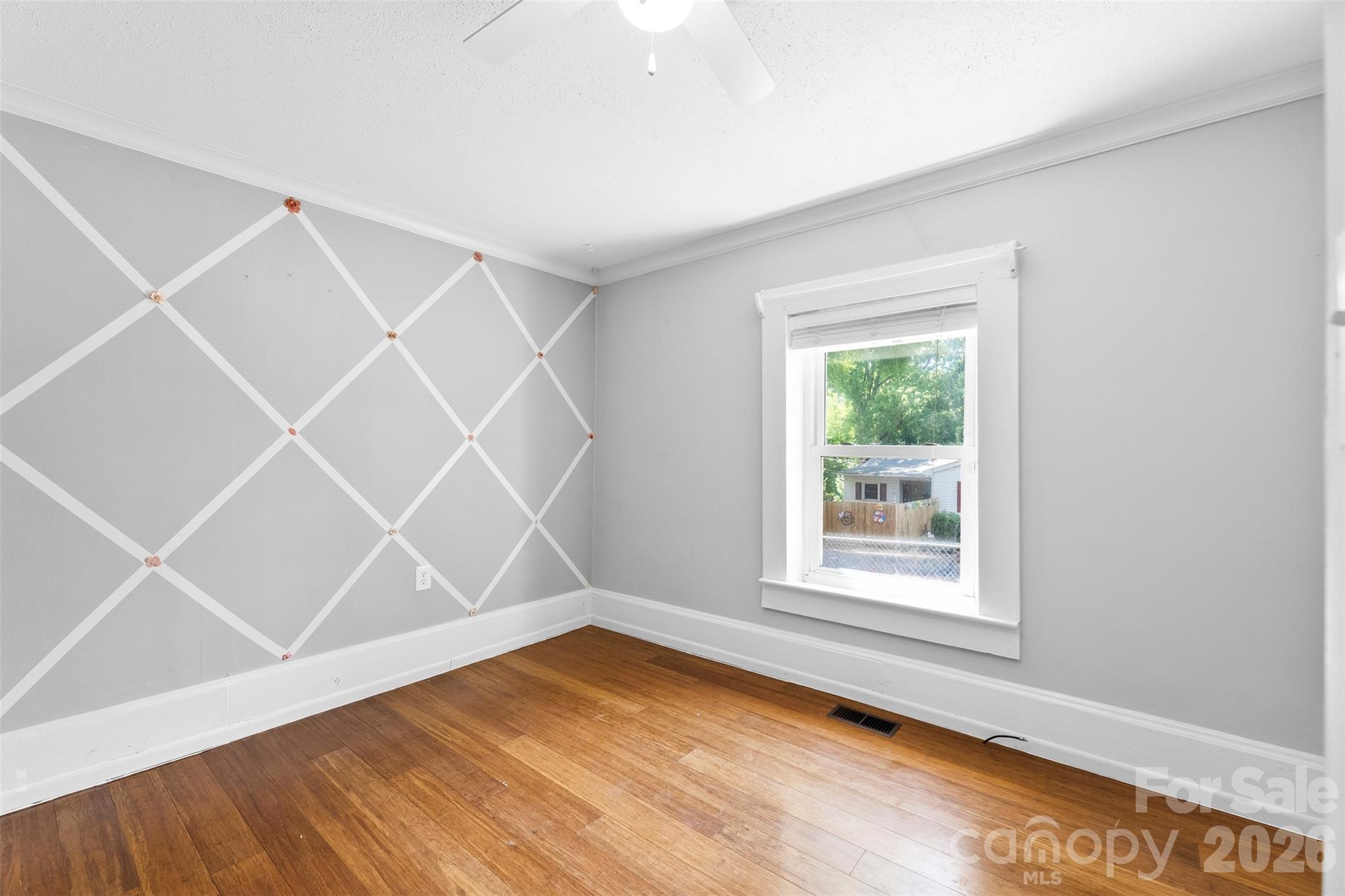 602 E Lee Avenue Property Photo 7