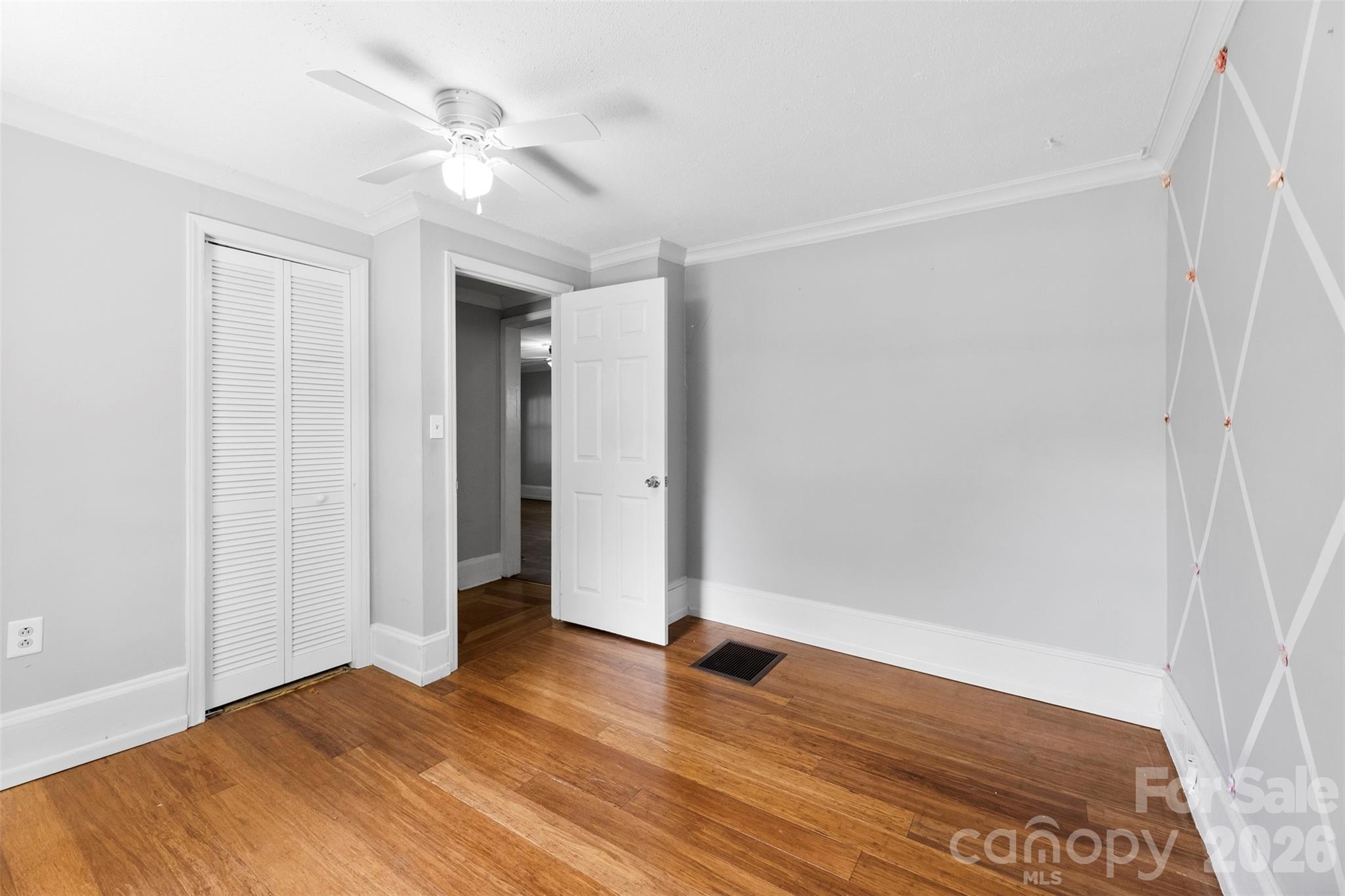 602 E Lee Avenue Property Photo 8
