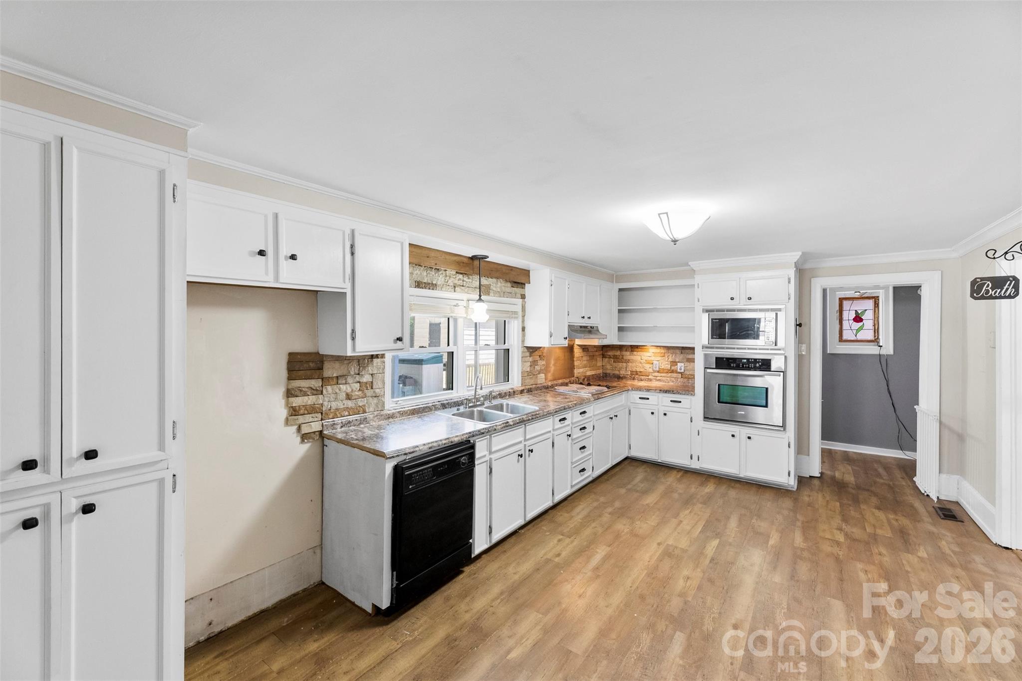 602 E Lee Avenue Property Photo 12