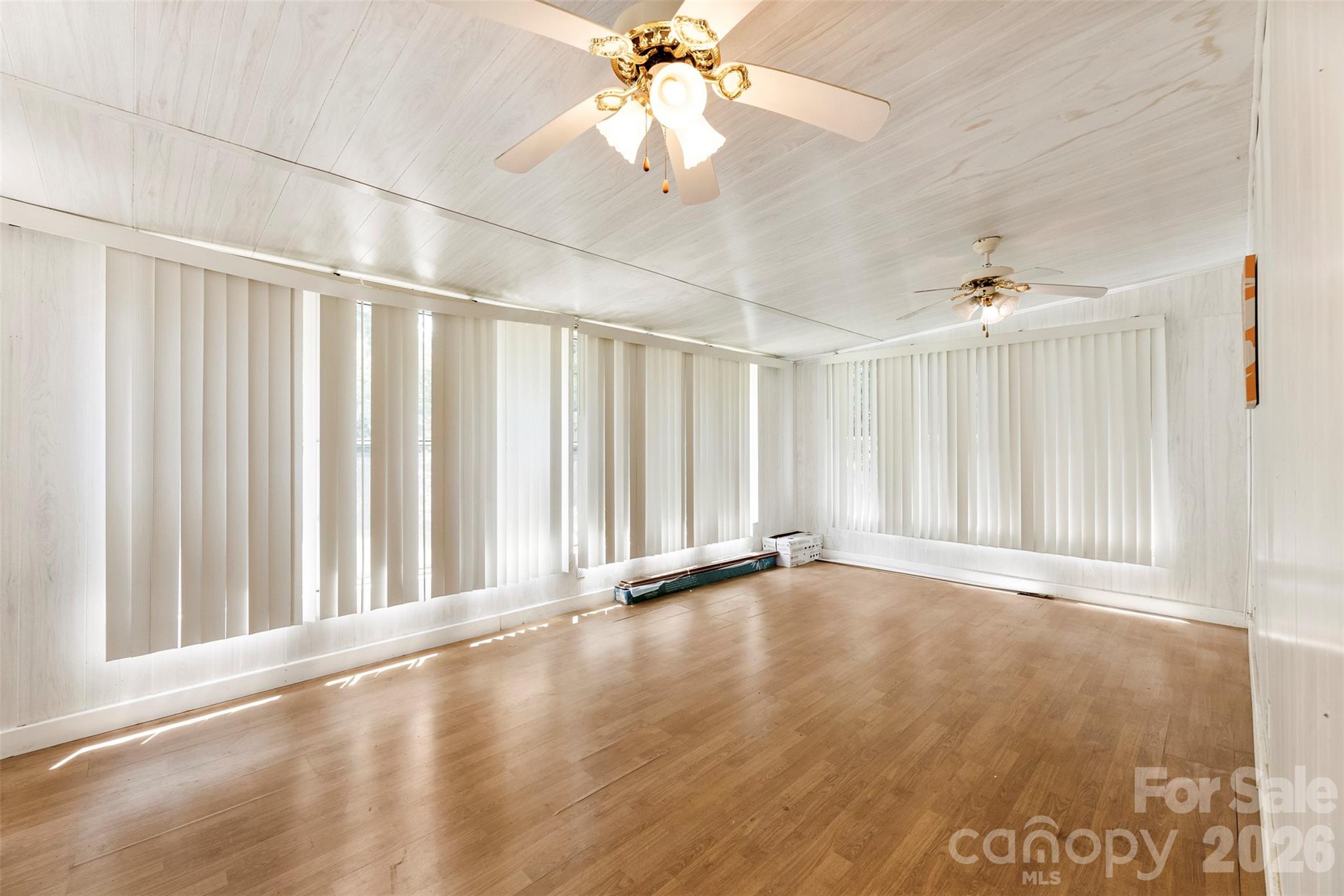 602 E Lee Avenue Property Photo 16