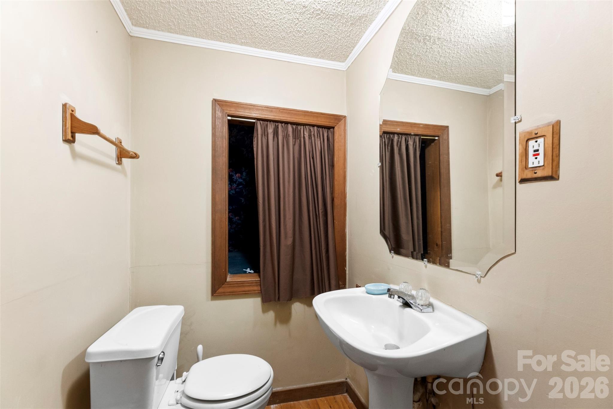 602 E Lee Avenue Property Photo 18