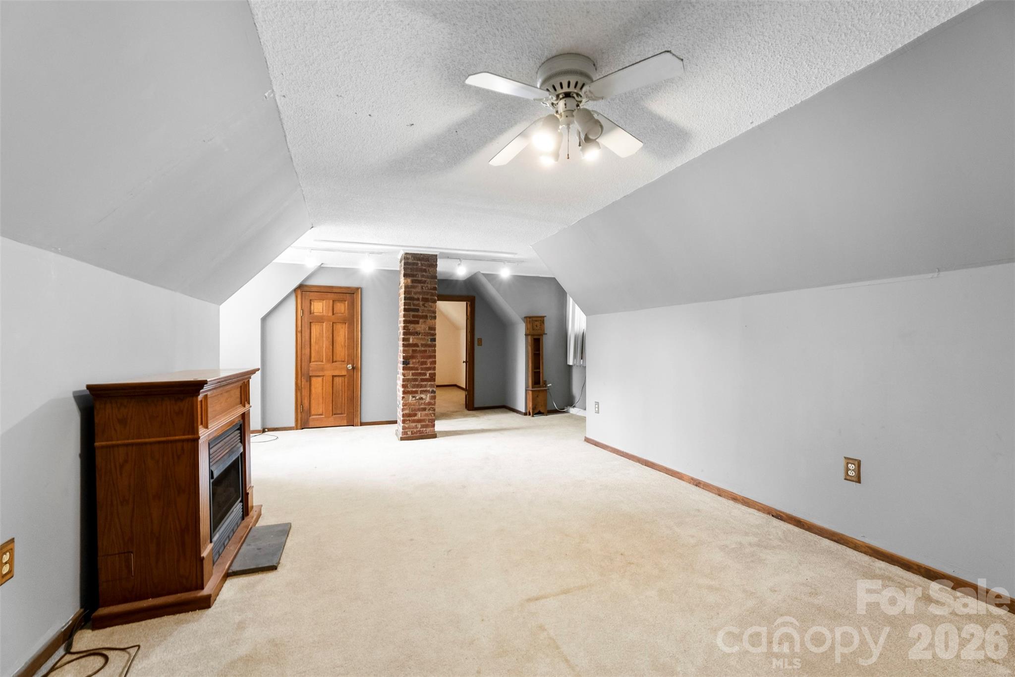 602 E Lee Avenue Property Photo 19