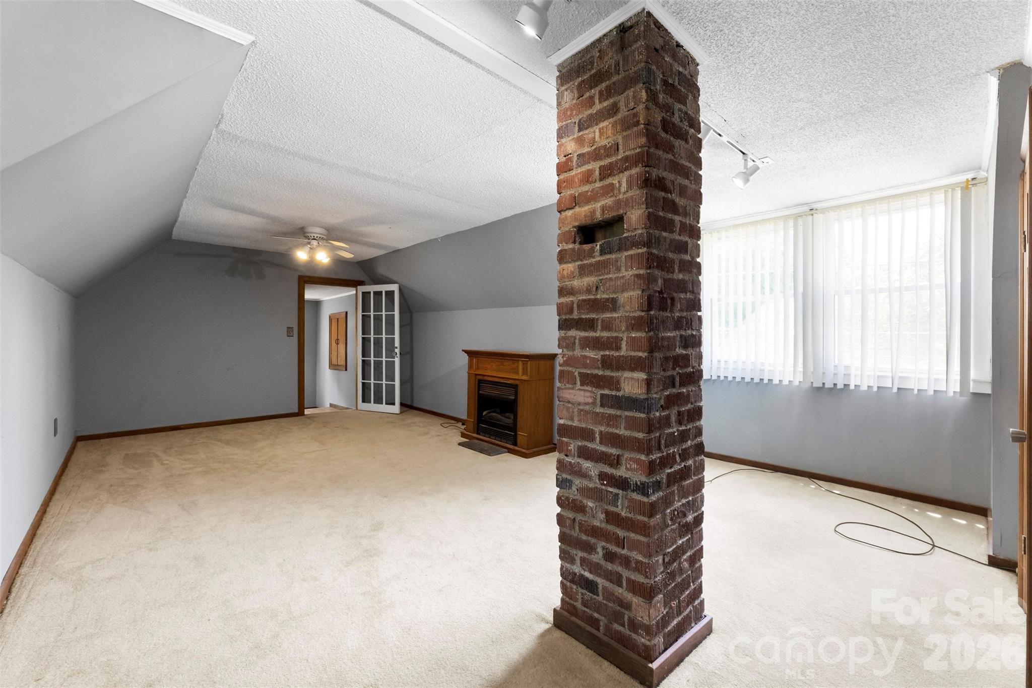 602 E Lee Avenue Property Photo 20