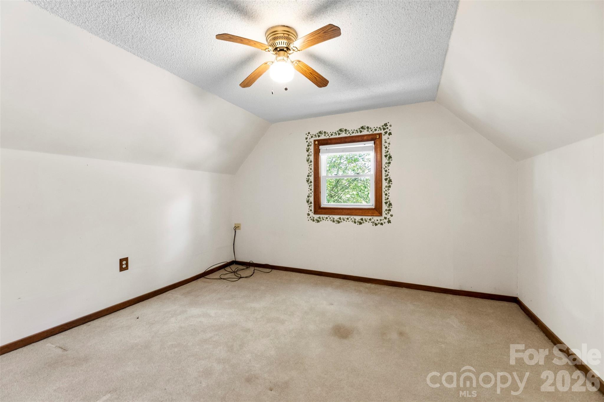 602 E Lee Avenue Property Photo 22