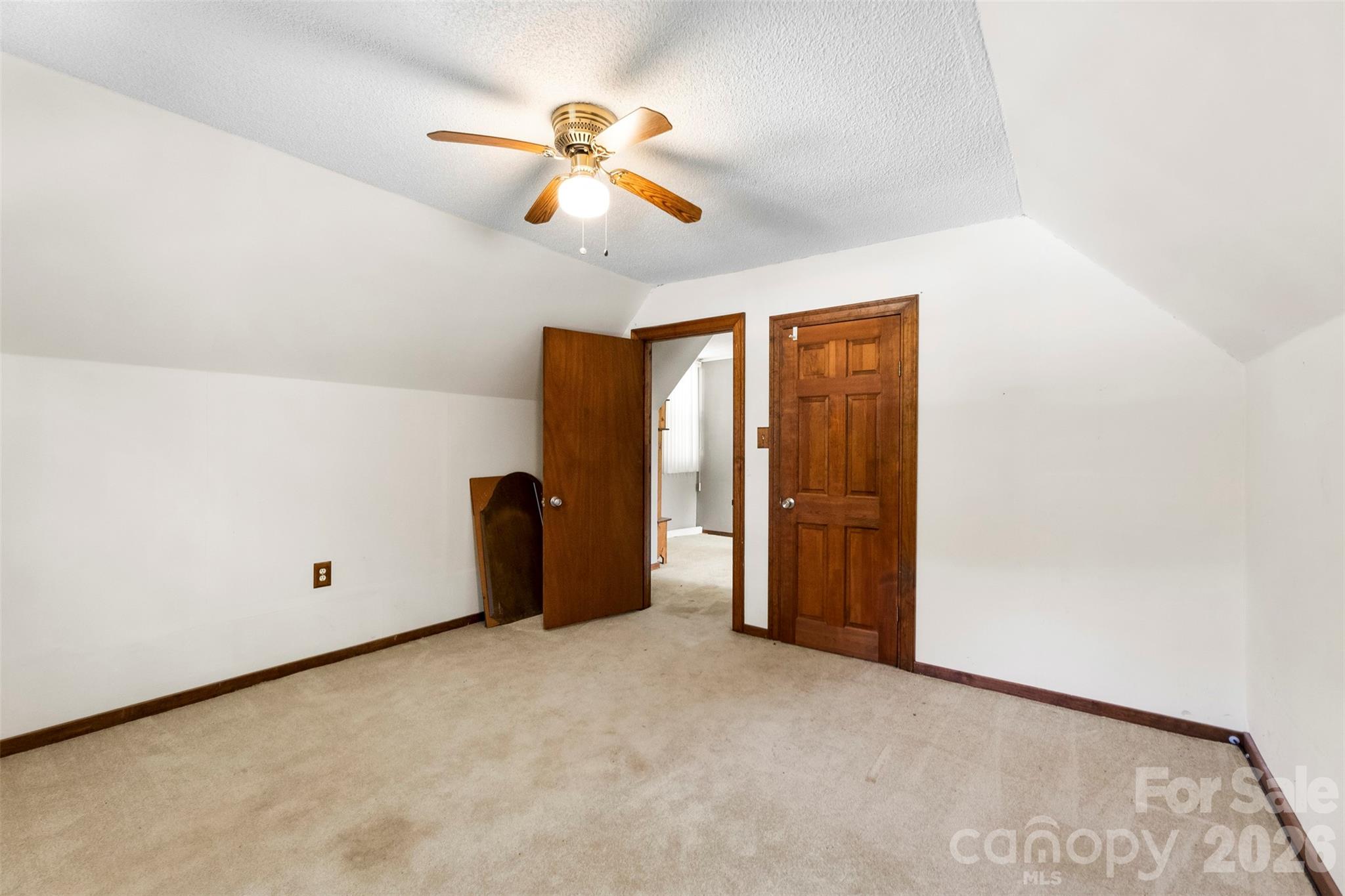 602 E Lee Avenue Property Photo 23