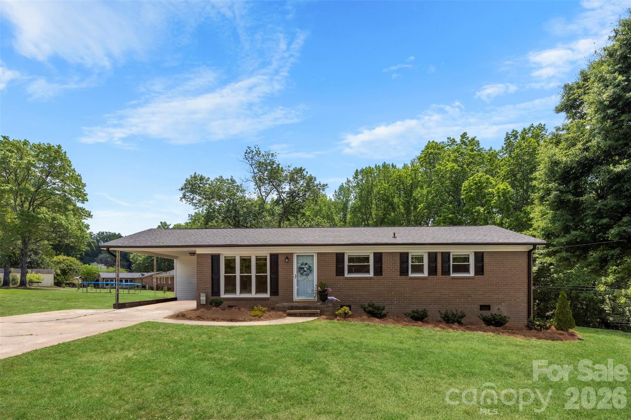 2109 Hollandale Drive Property Photo 1
