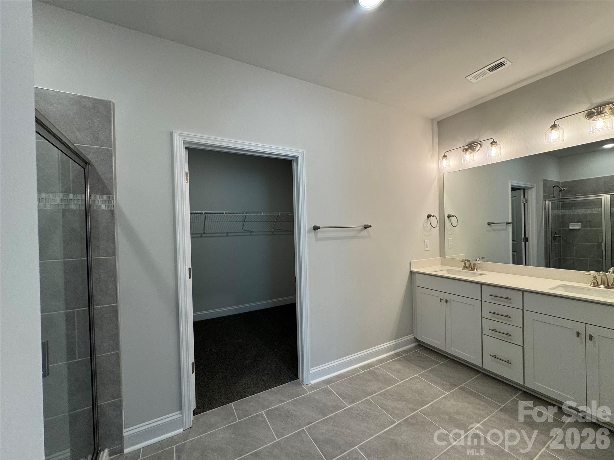 1606 Autumn Lane 114 Property Photo 14