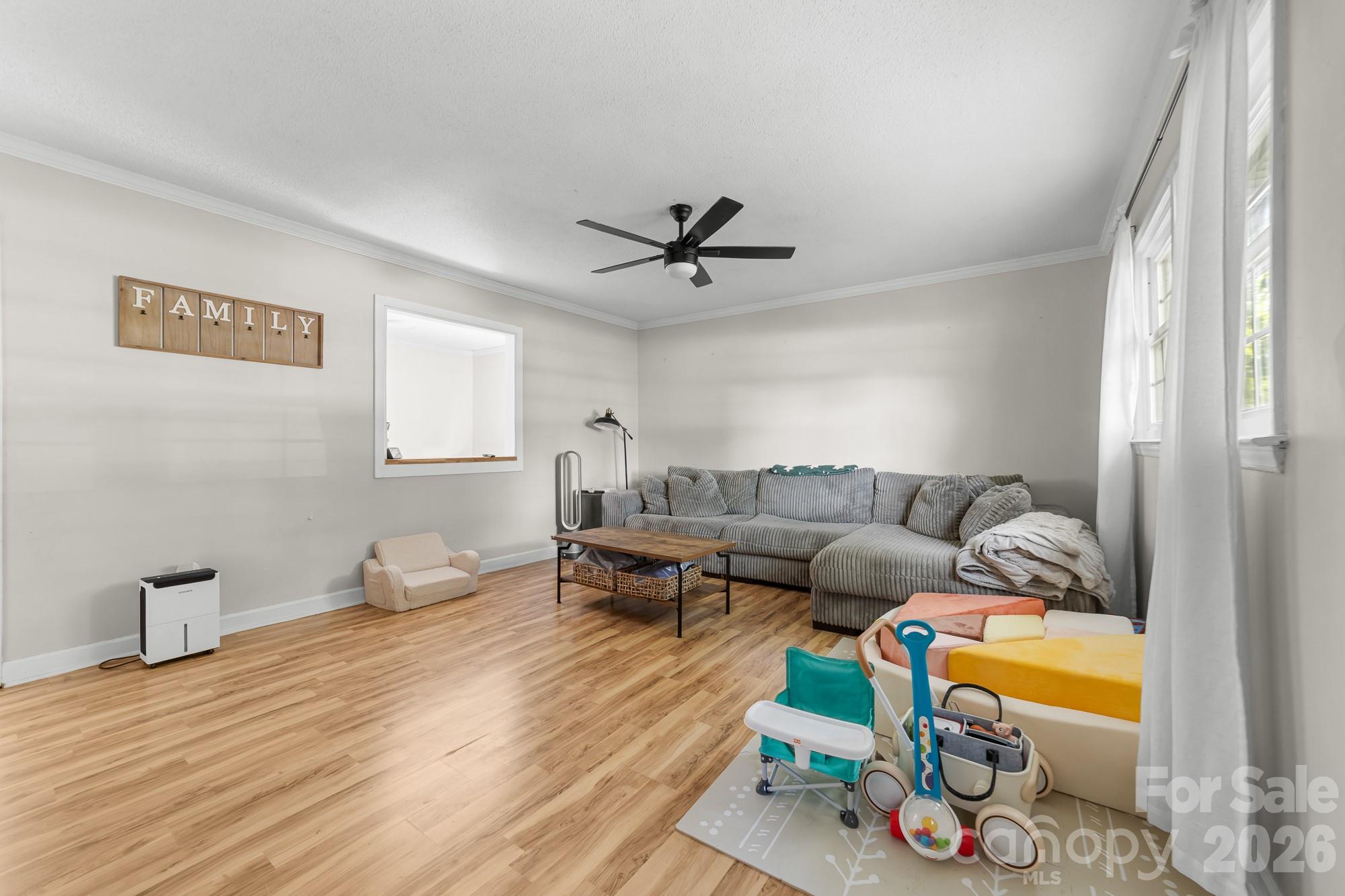 402 Wooddale Drive Property Photo 11
