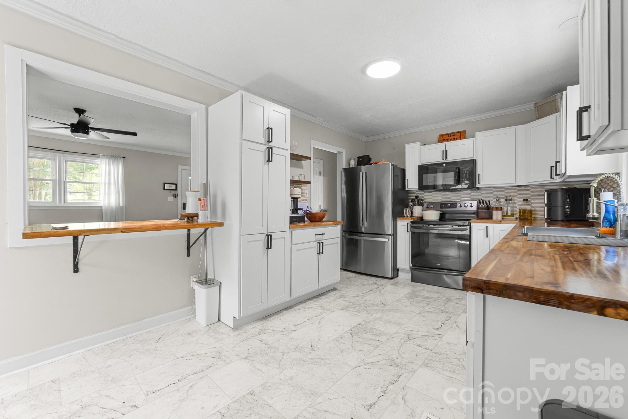 402 Wooddale Drive Property Photo 14