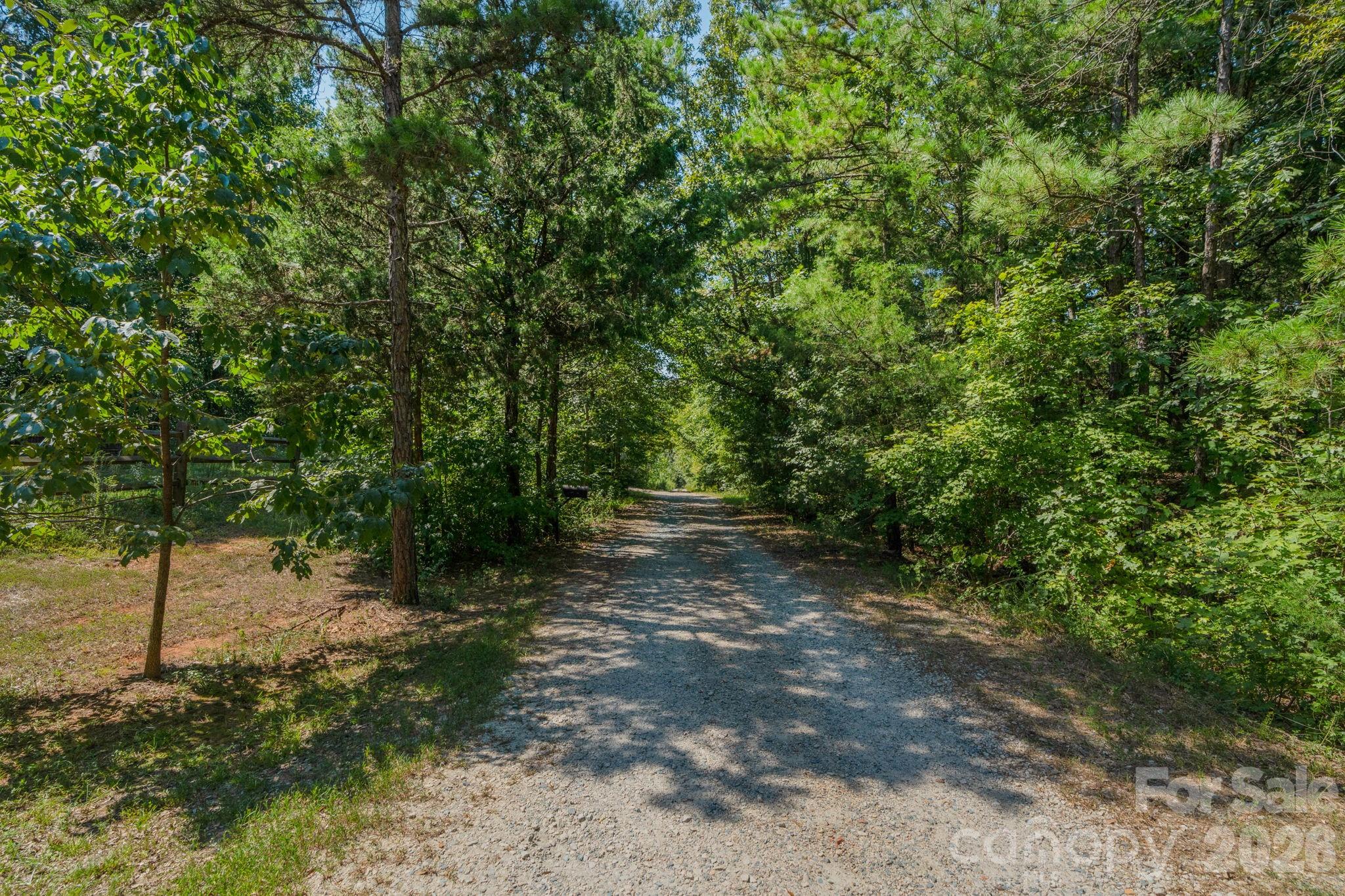 00 Stonehenge Court Property Photo 6