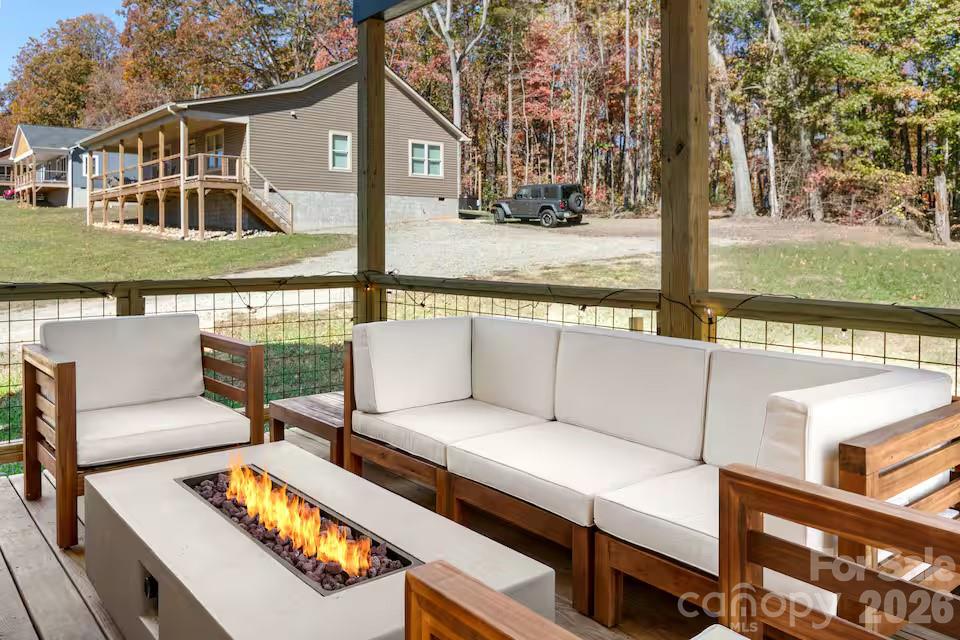 27 Ben Lippen Road Property Photo 4