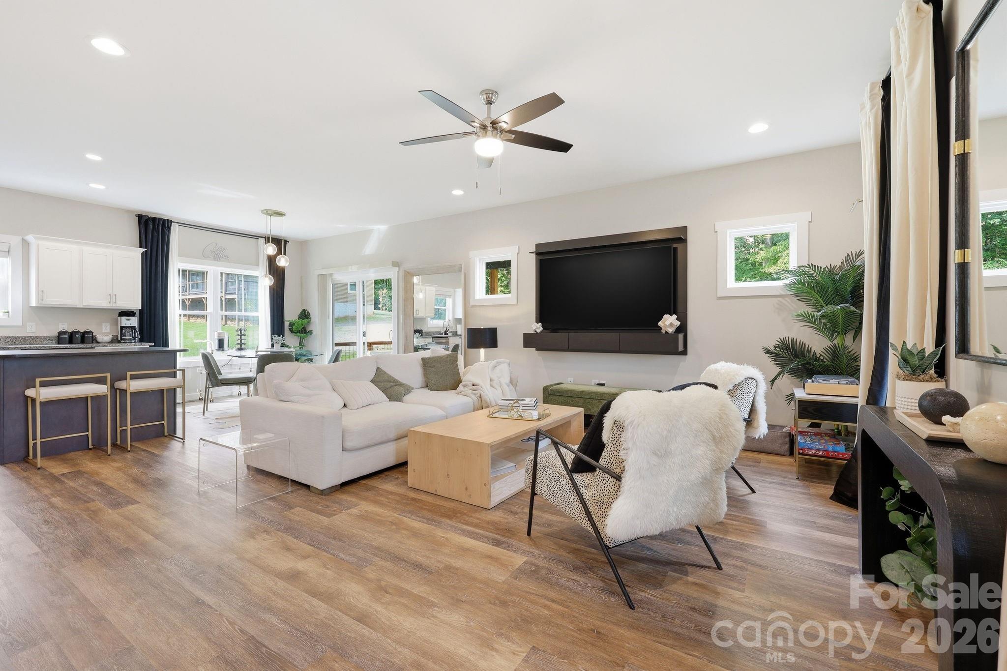 27 Ben Lippen Road Property Photo 10