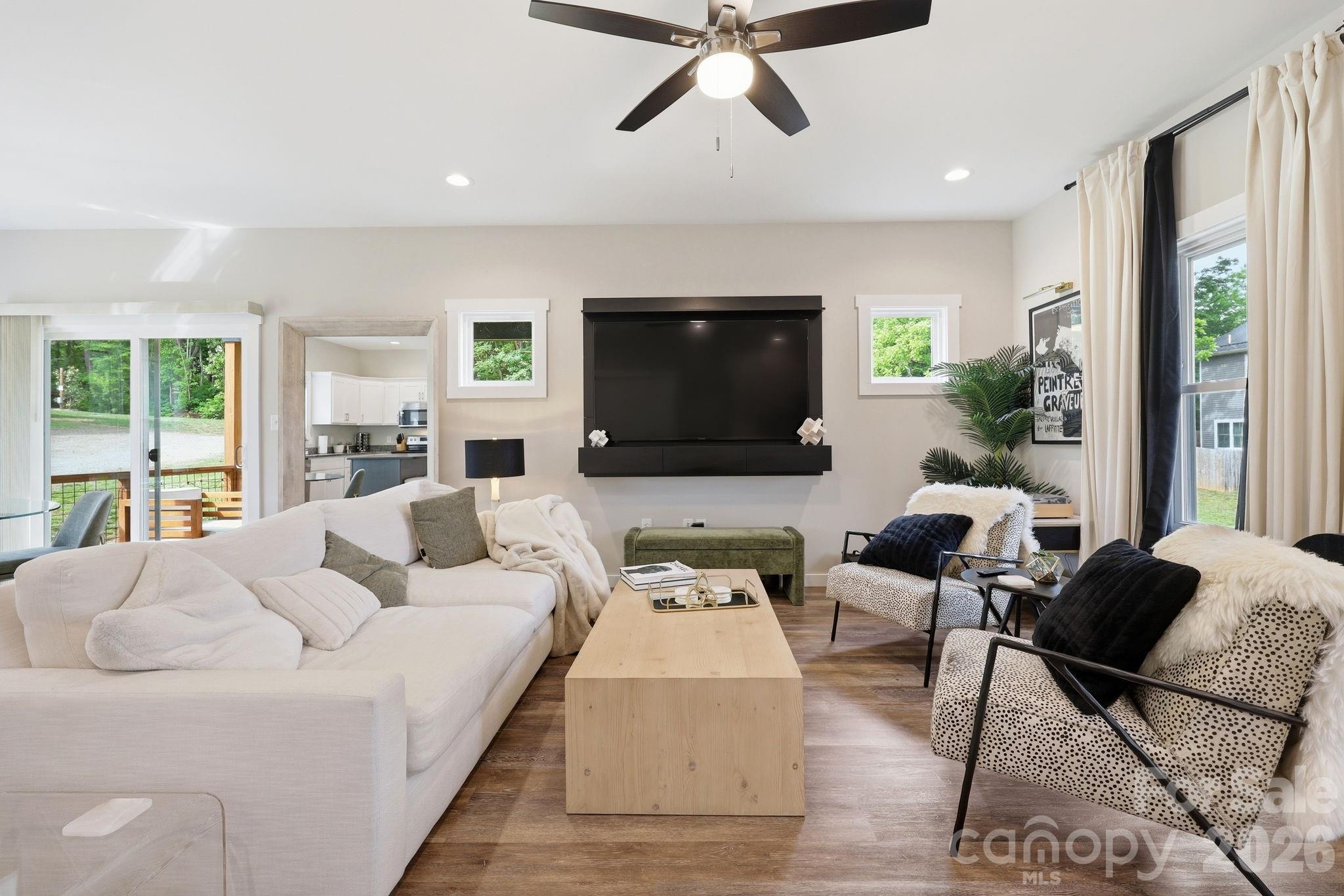 27 Ben Lippen Road Property Photo 11