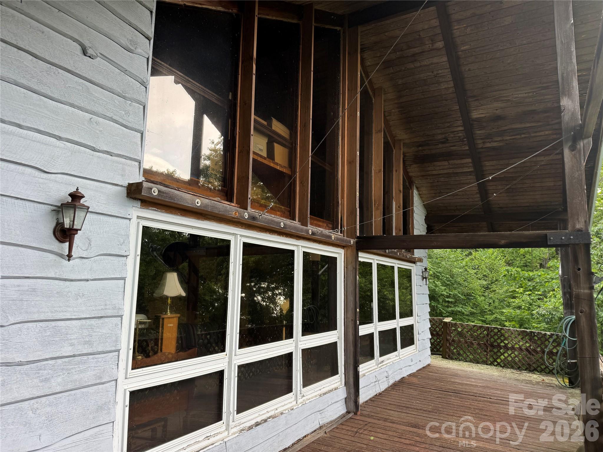 2085 Laurel Ridge Property Photo 8