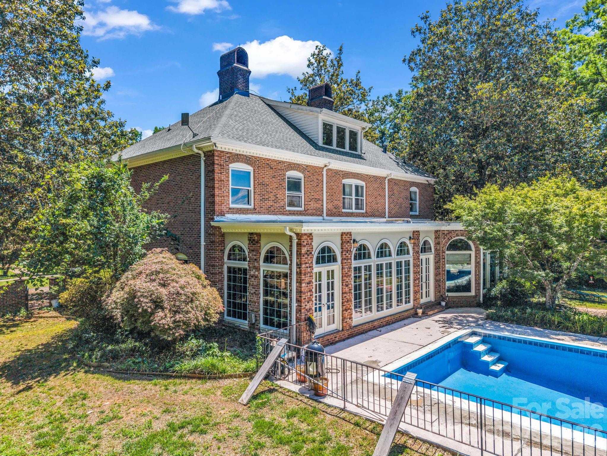 590 Miller Road Property Photo 3