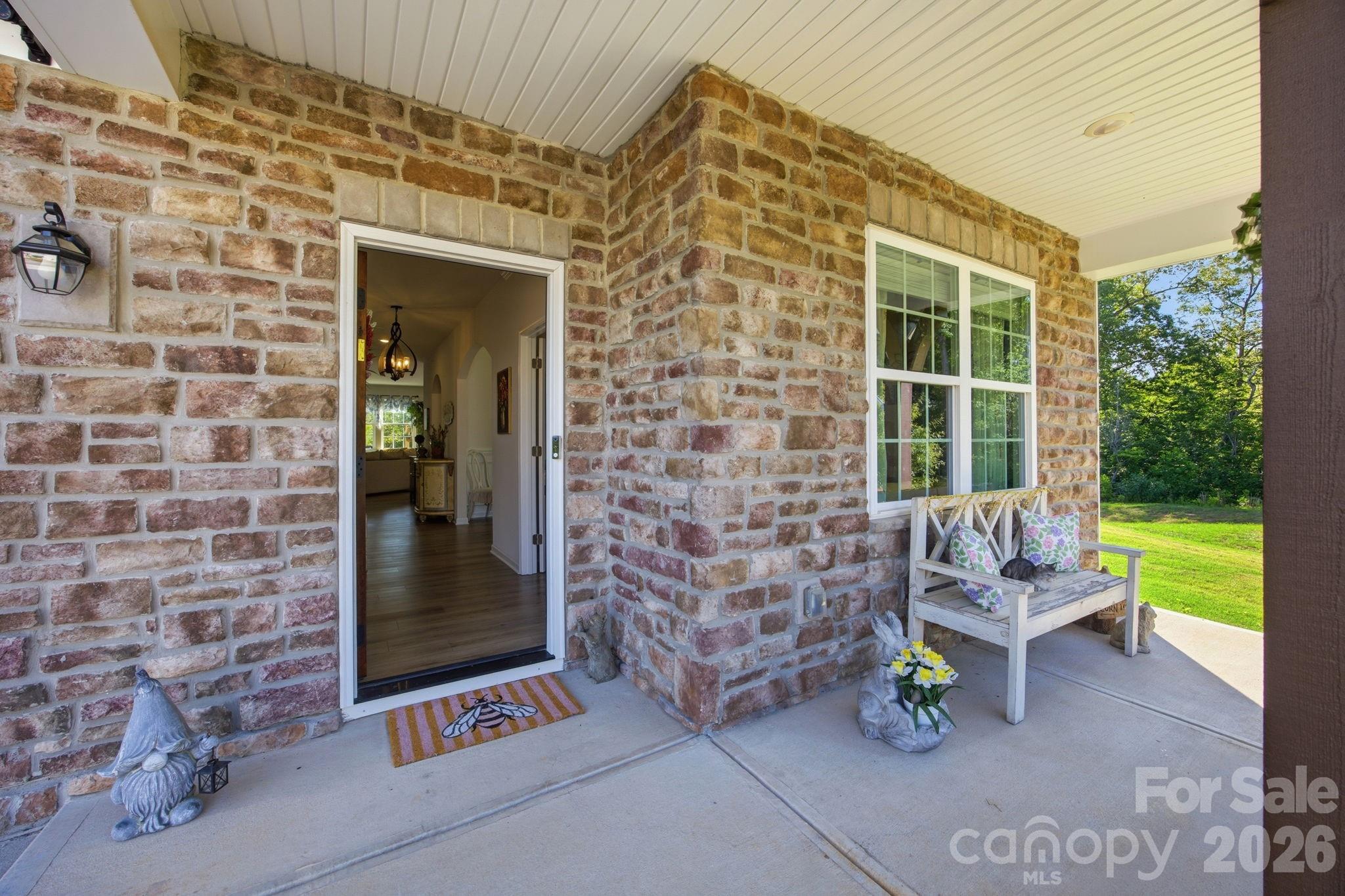 5688 Newton Way Property Photo 3