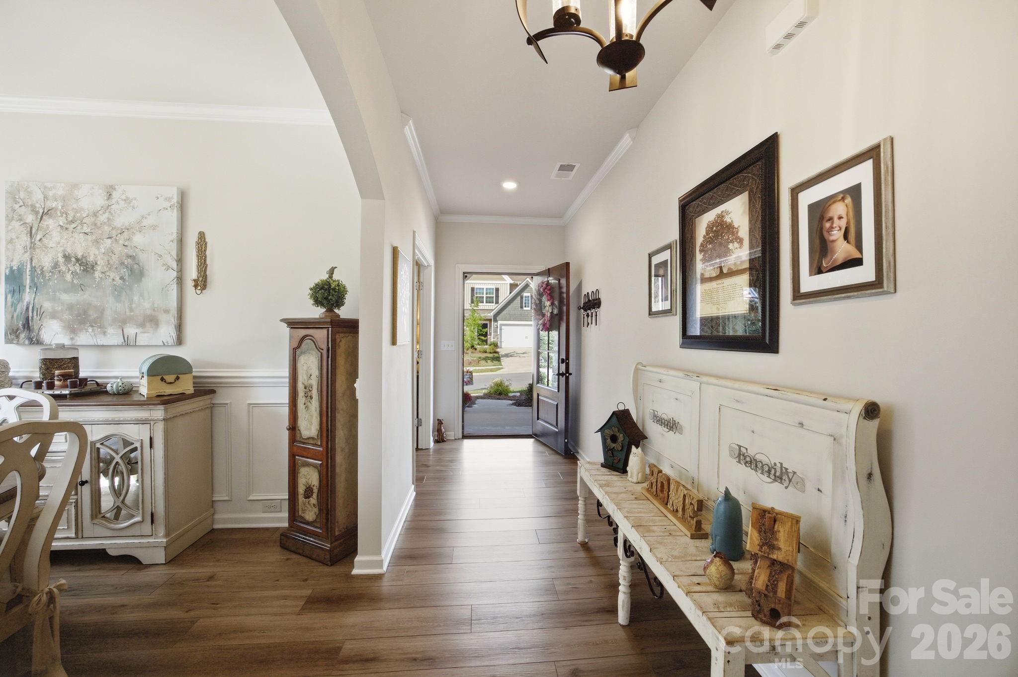 5688 Newton Way Property Photo 4
