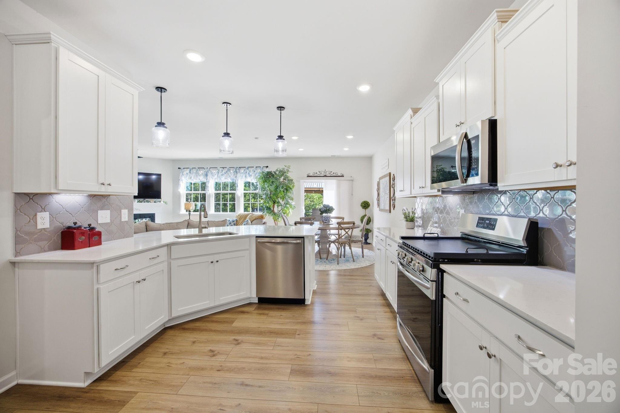 5688 Newton Way Property Photo 11