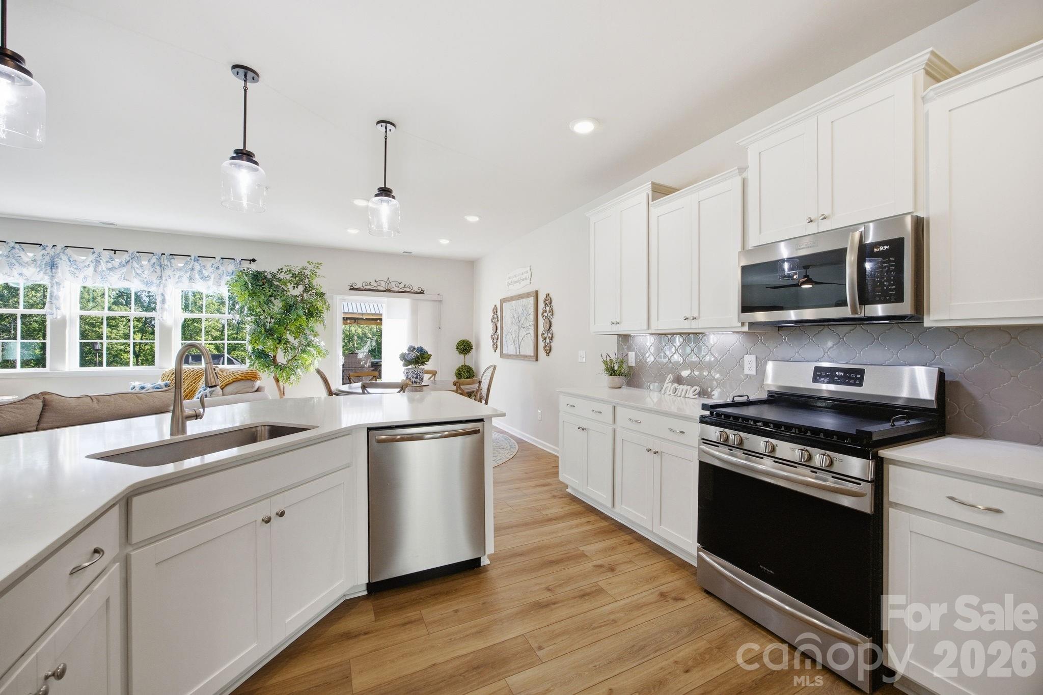 5688 Newton Way Property Photo 12