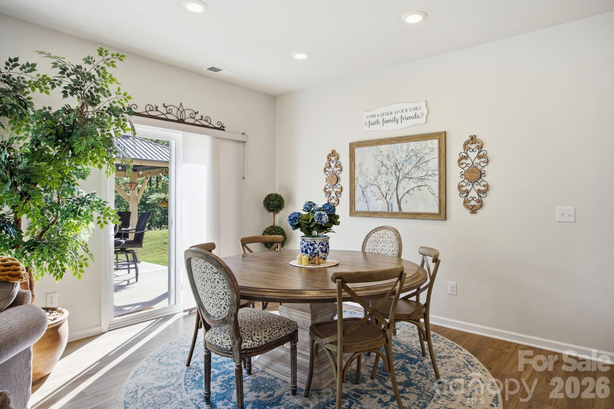 5688 Newton Way Property Photo 14
