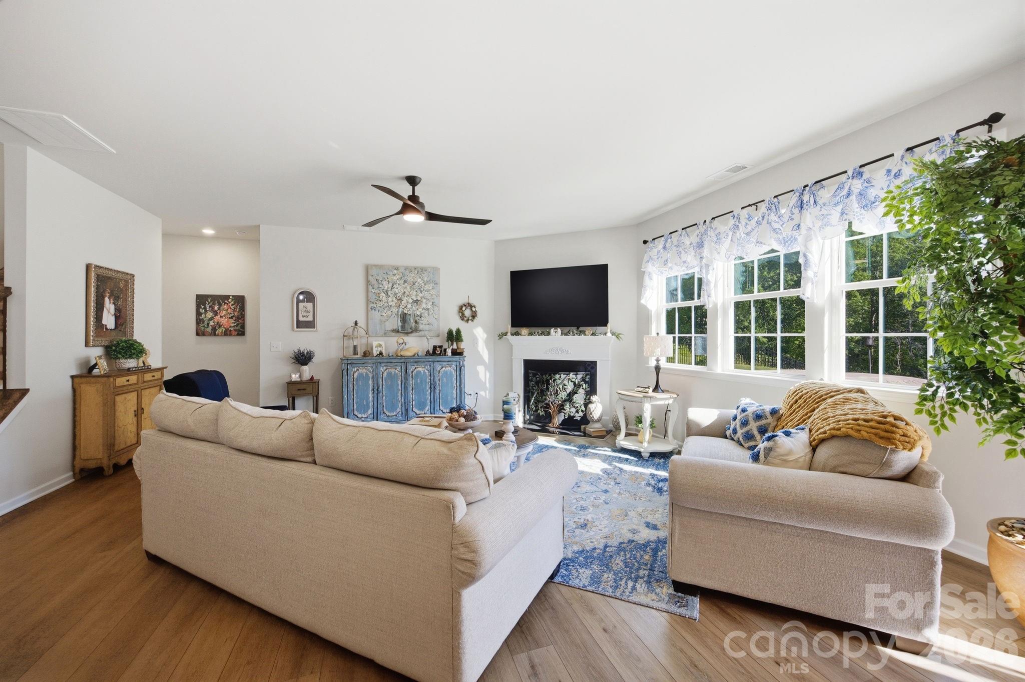 5688 Newton Way Property Photo 15