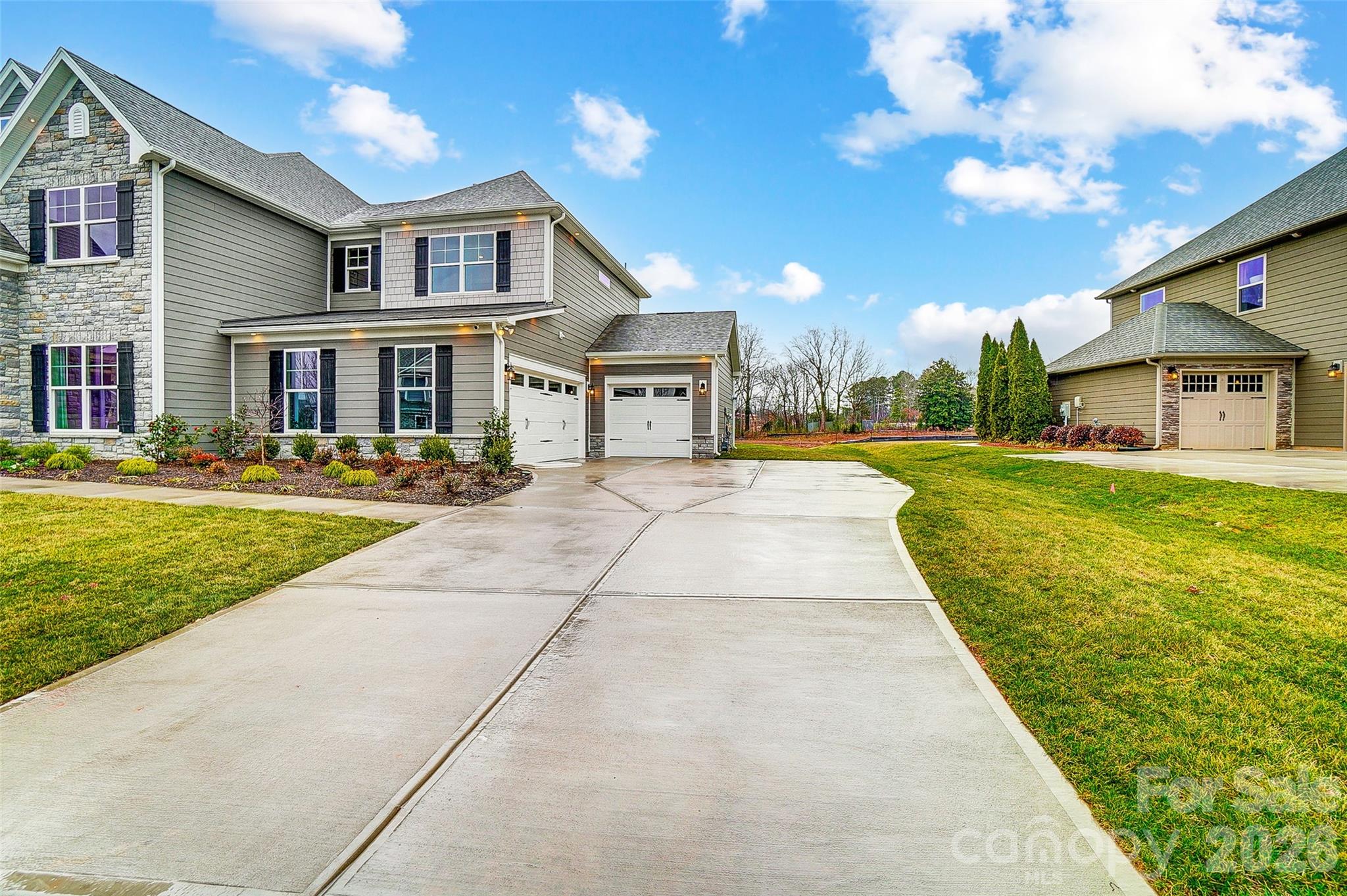 1311 Wiggins Drive Property Photo 3