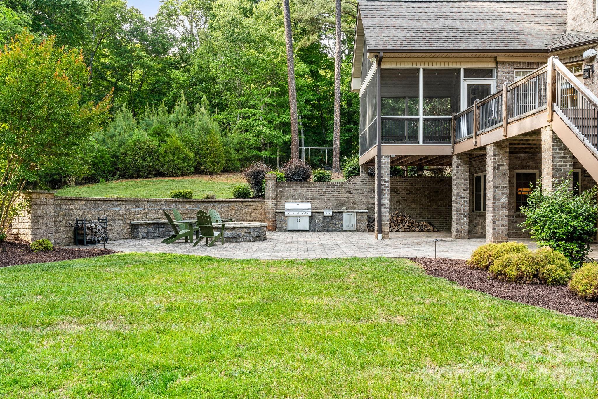 8050 Windswept Drive Property Photo 7