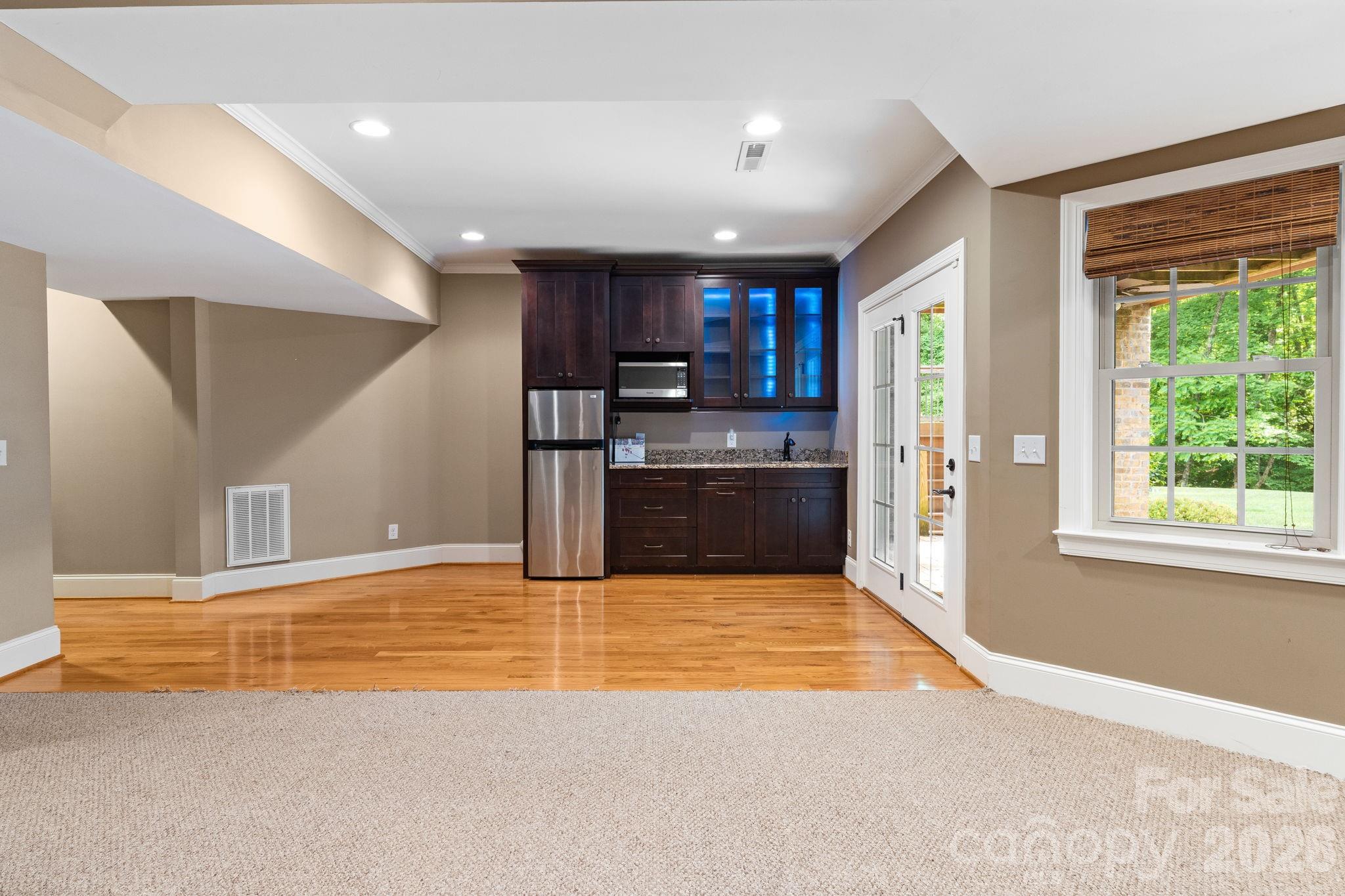 8050 Windswept Drive Property Photo 16