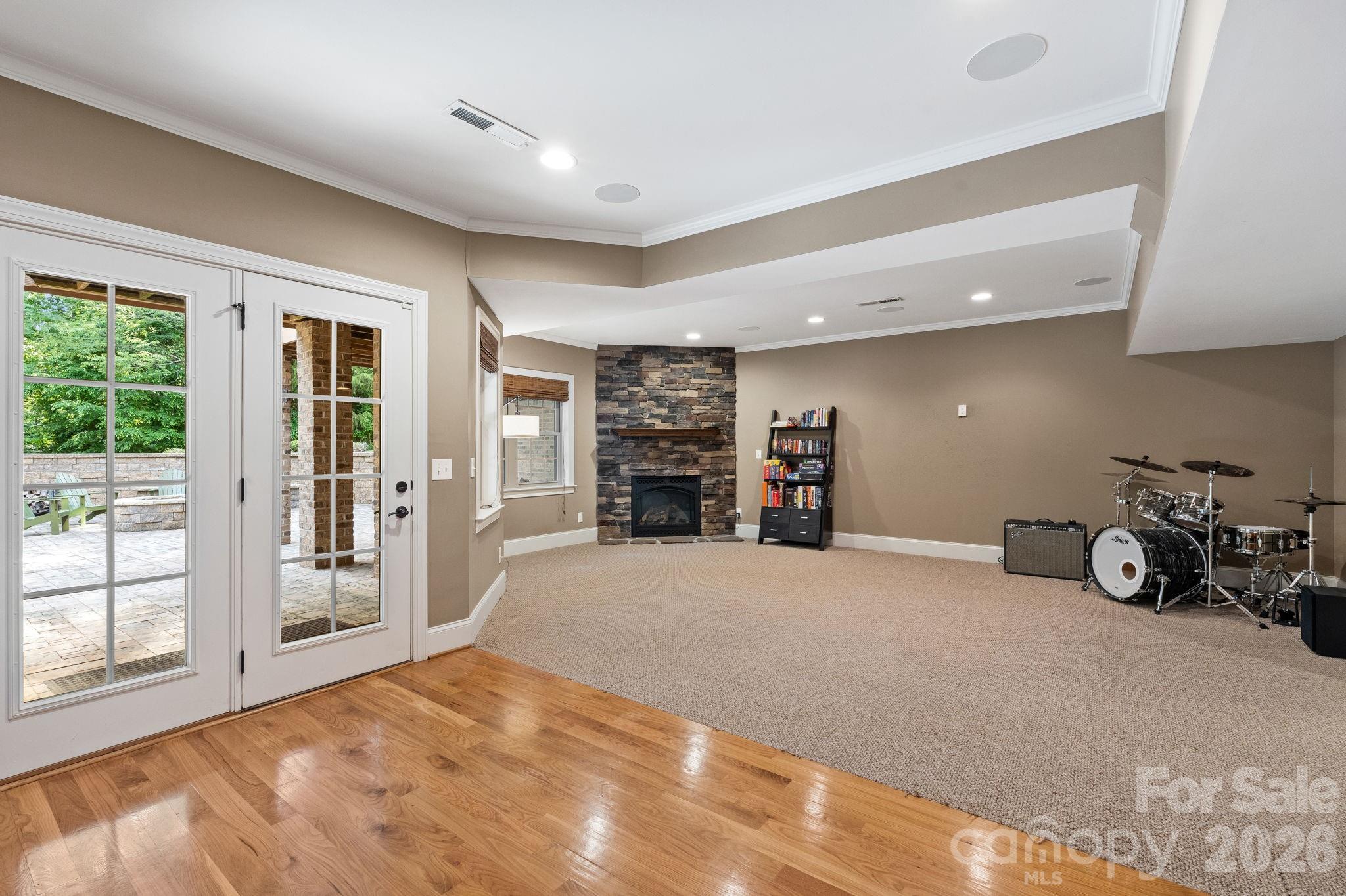 8050 Windswept Drive Property Photo 18