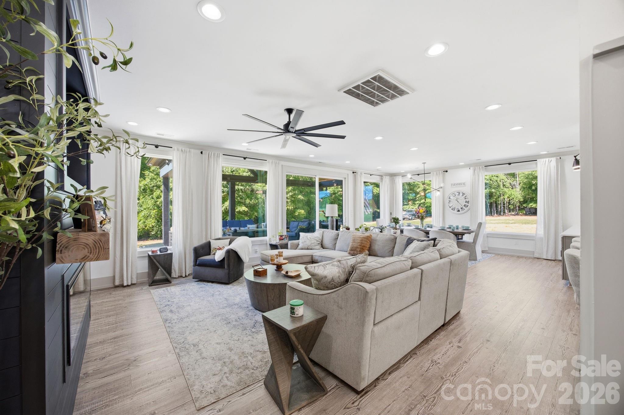 8815 Bringle Ferry Road Property Photo 7