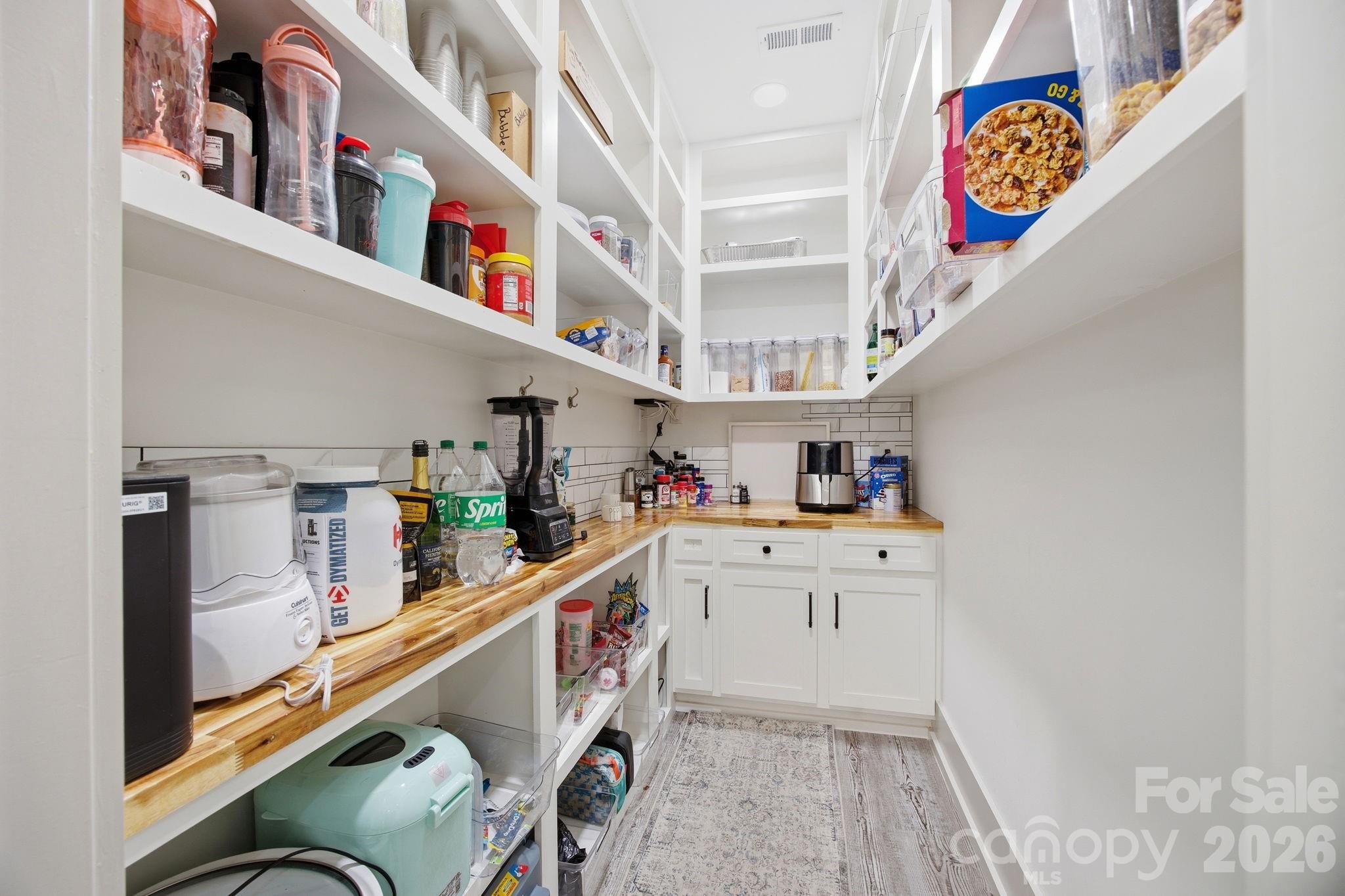 8815 Bringle Ferry Road Property Photo 17