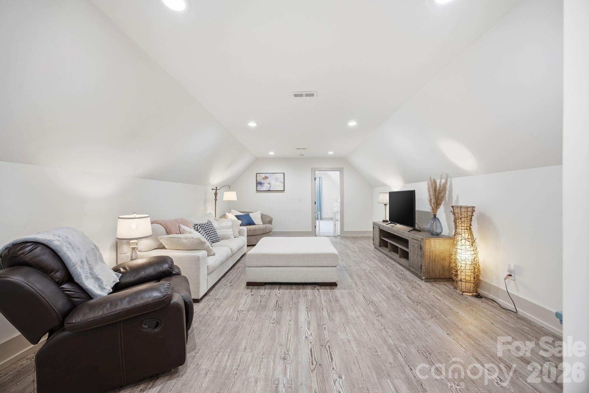8815 Bringle Ferry Road Property Photo 29