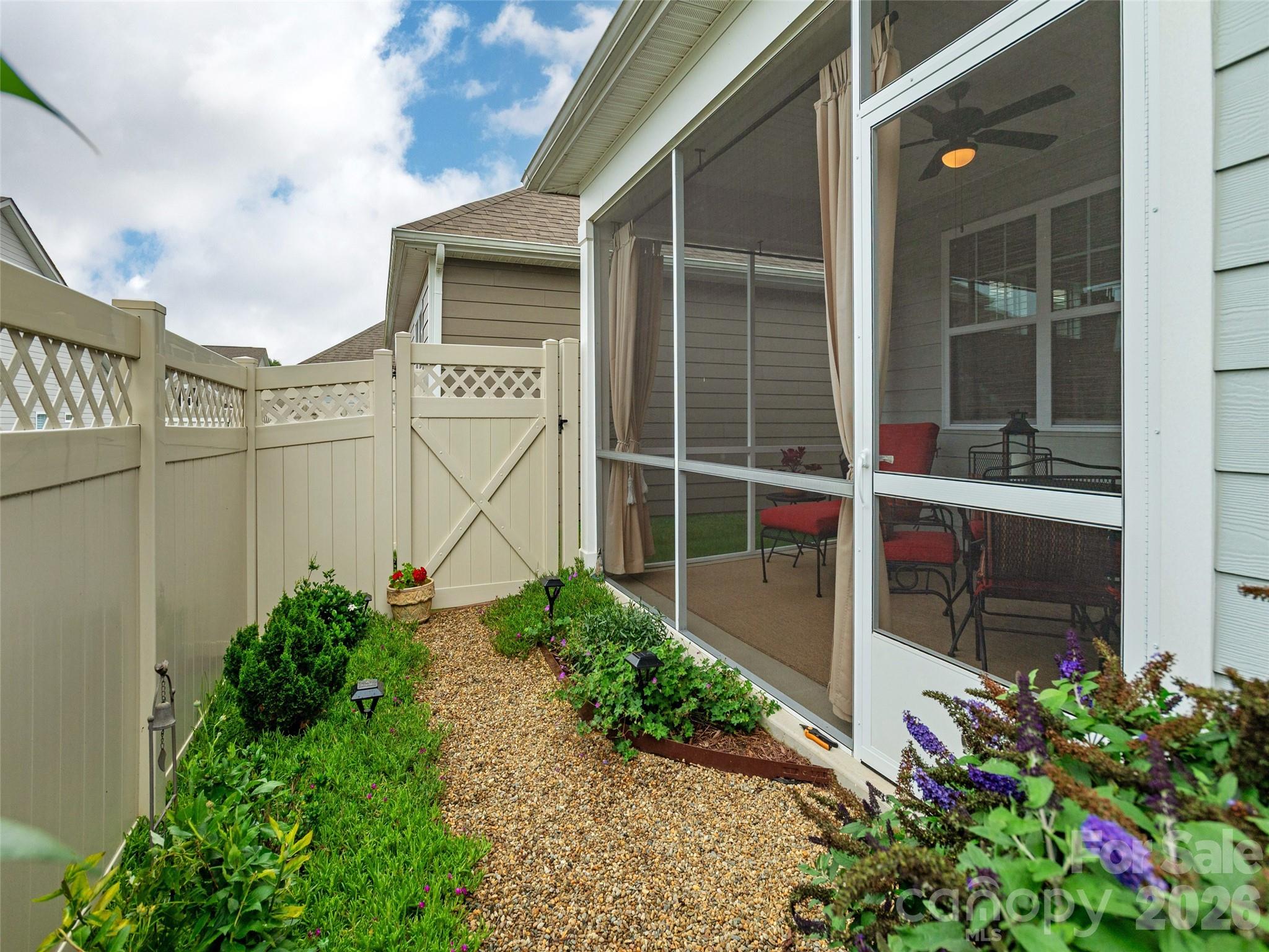 743 Summerfield Place Property Photo 30