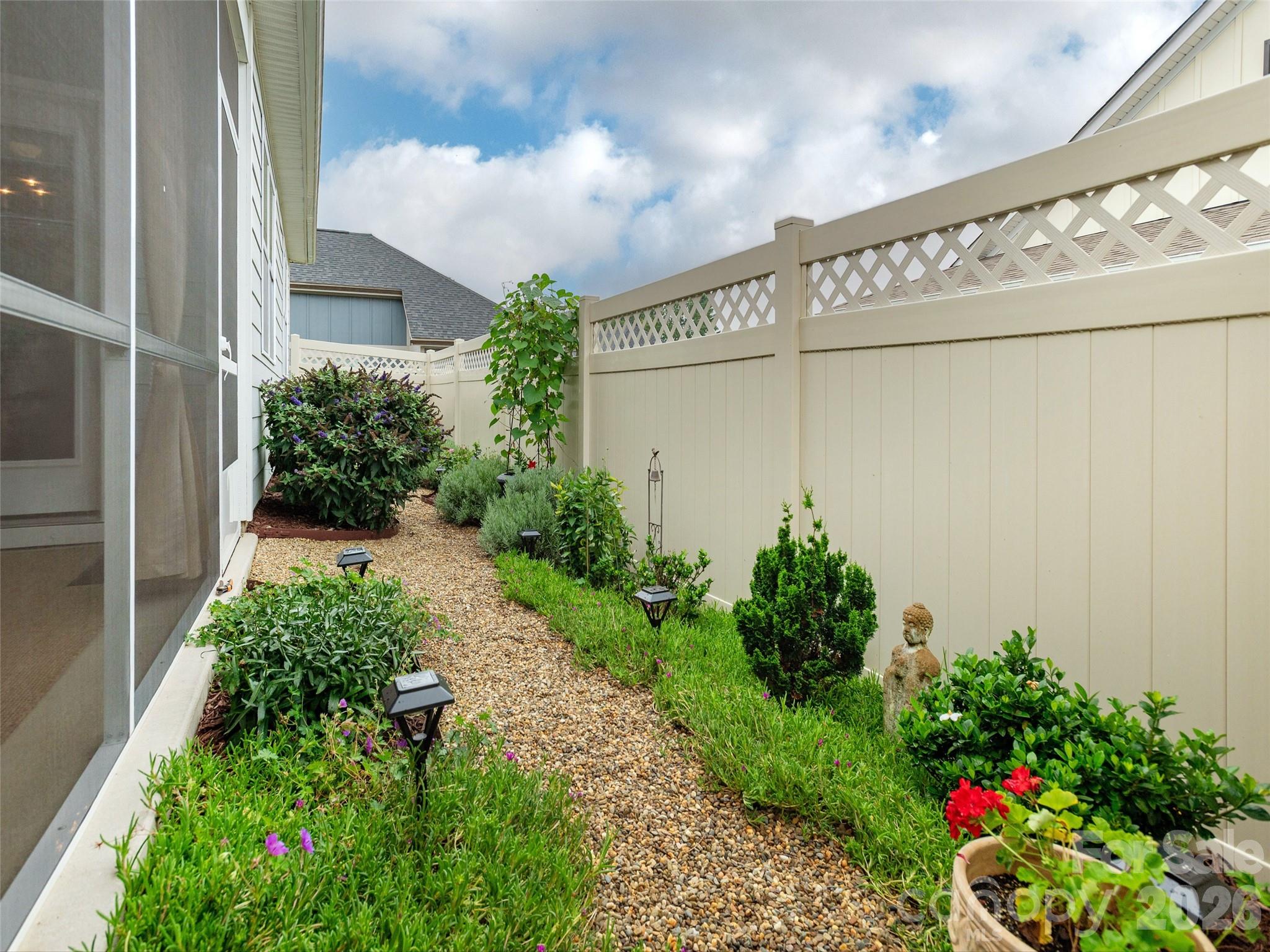 743 Summerfield Place Property Photo 33