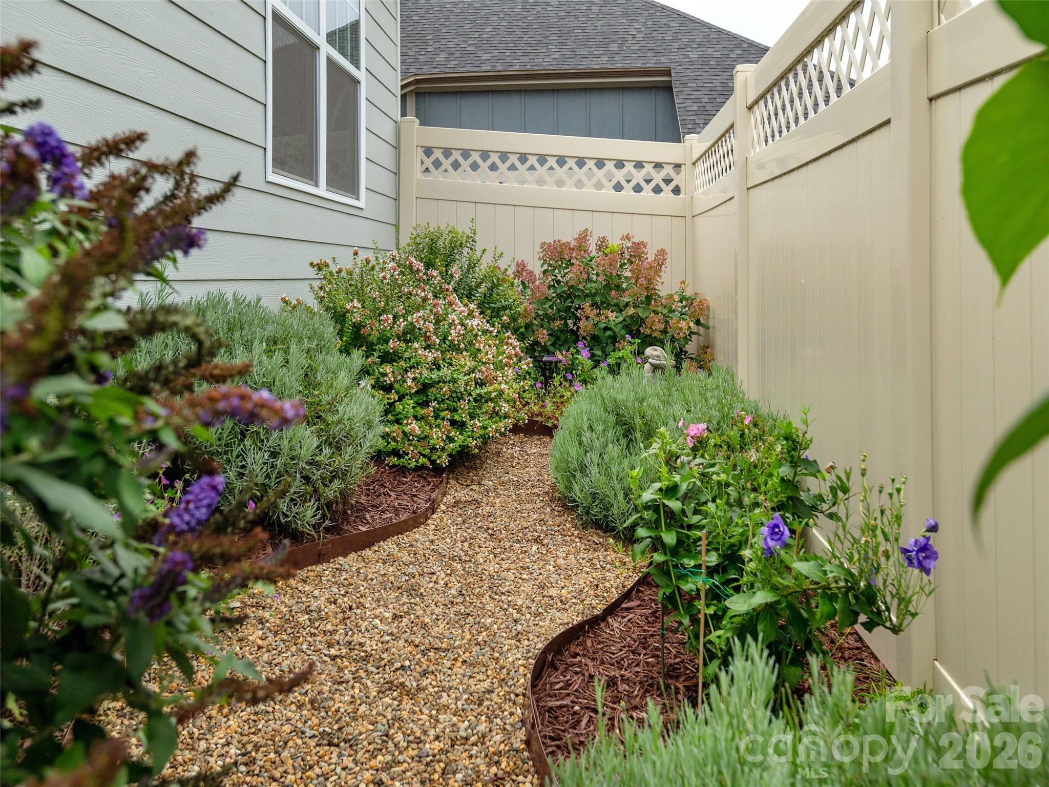 743 Summerfield Place Property Photo 35
